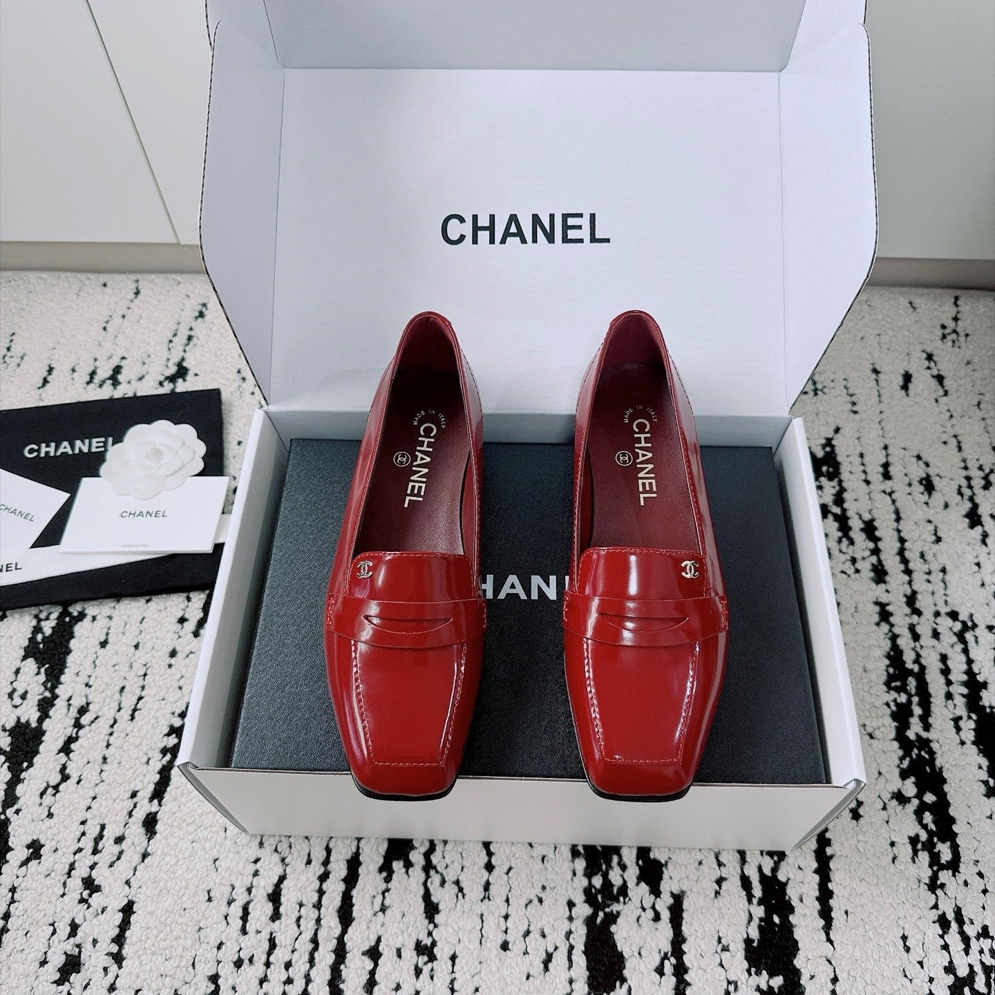 CC AW26 Mocassins Falt Red Shiny Leather 942471