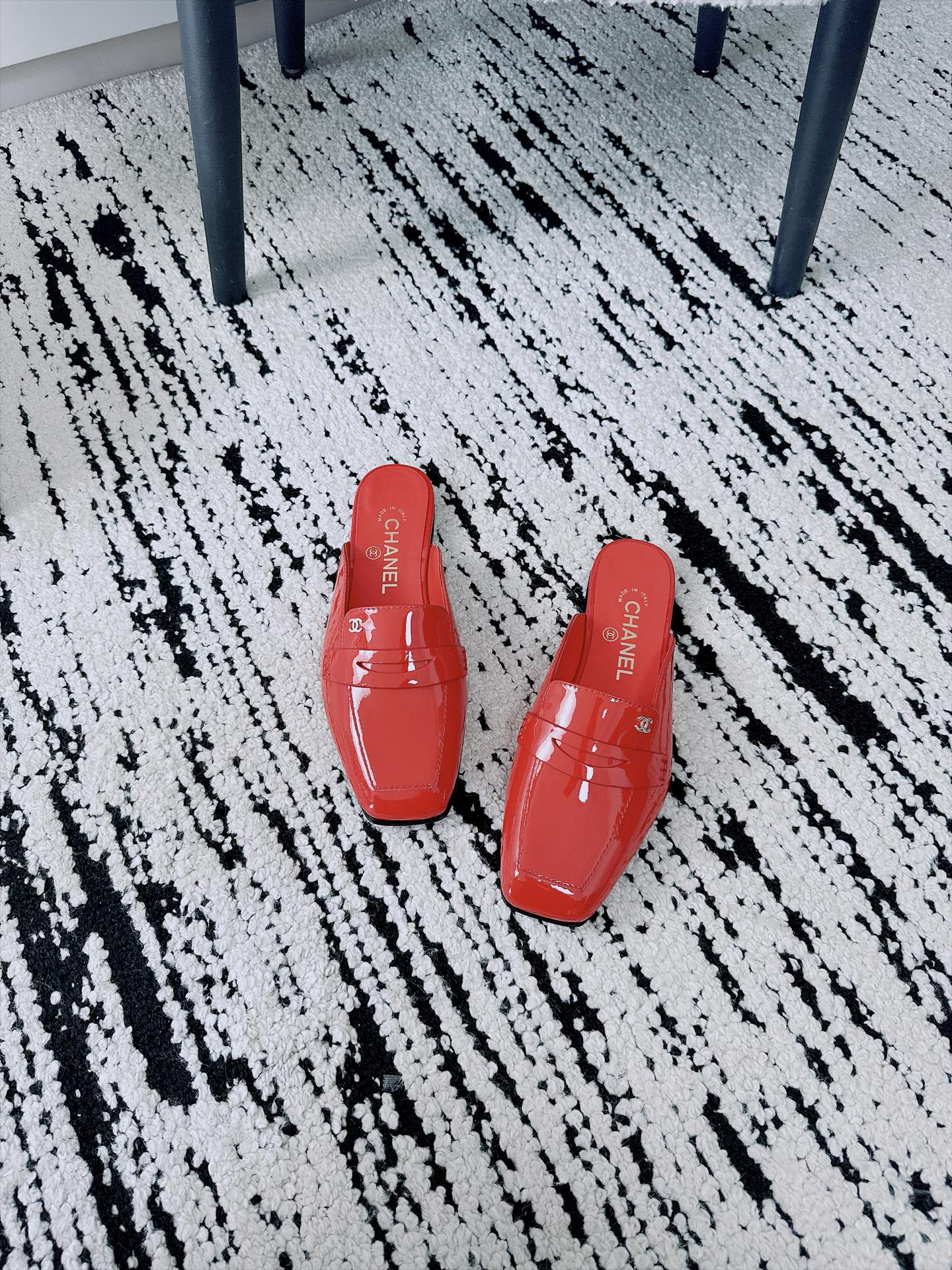 CC AW26 Mocassins Mule Bright Red Shiny Leather 942469