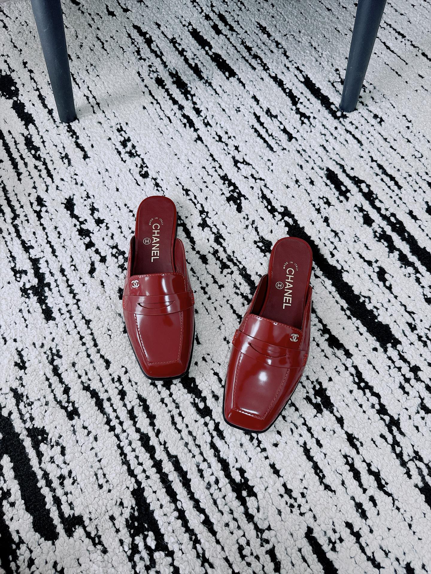 CC AW26 Mocassins Mule Red Shiny Leather 942470