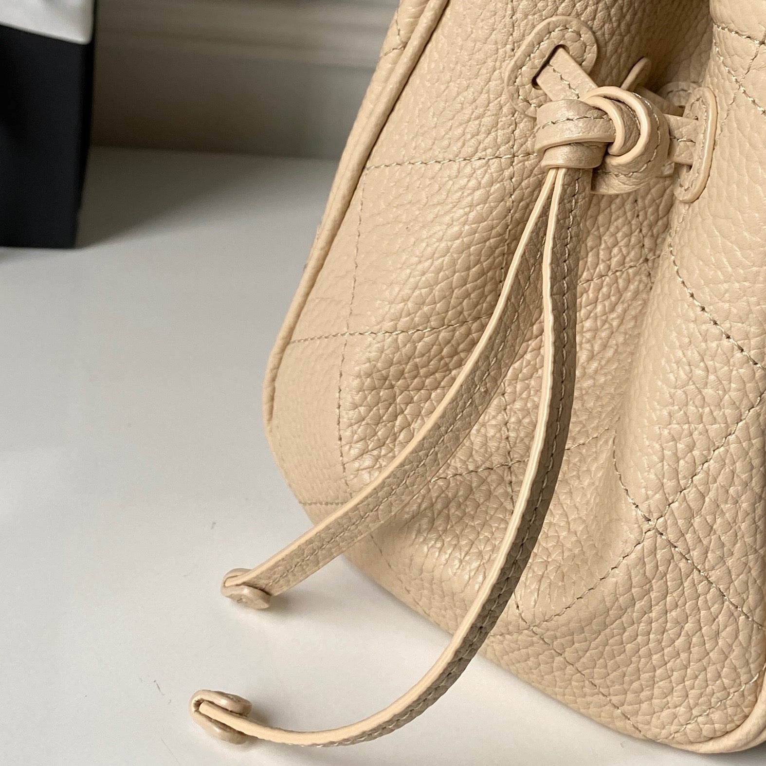 CC 26ss Small Shopping Bag 30.5cm Beige Grain Leather
