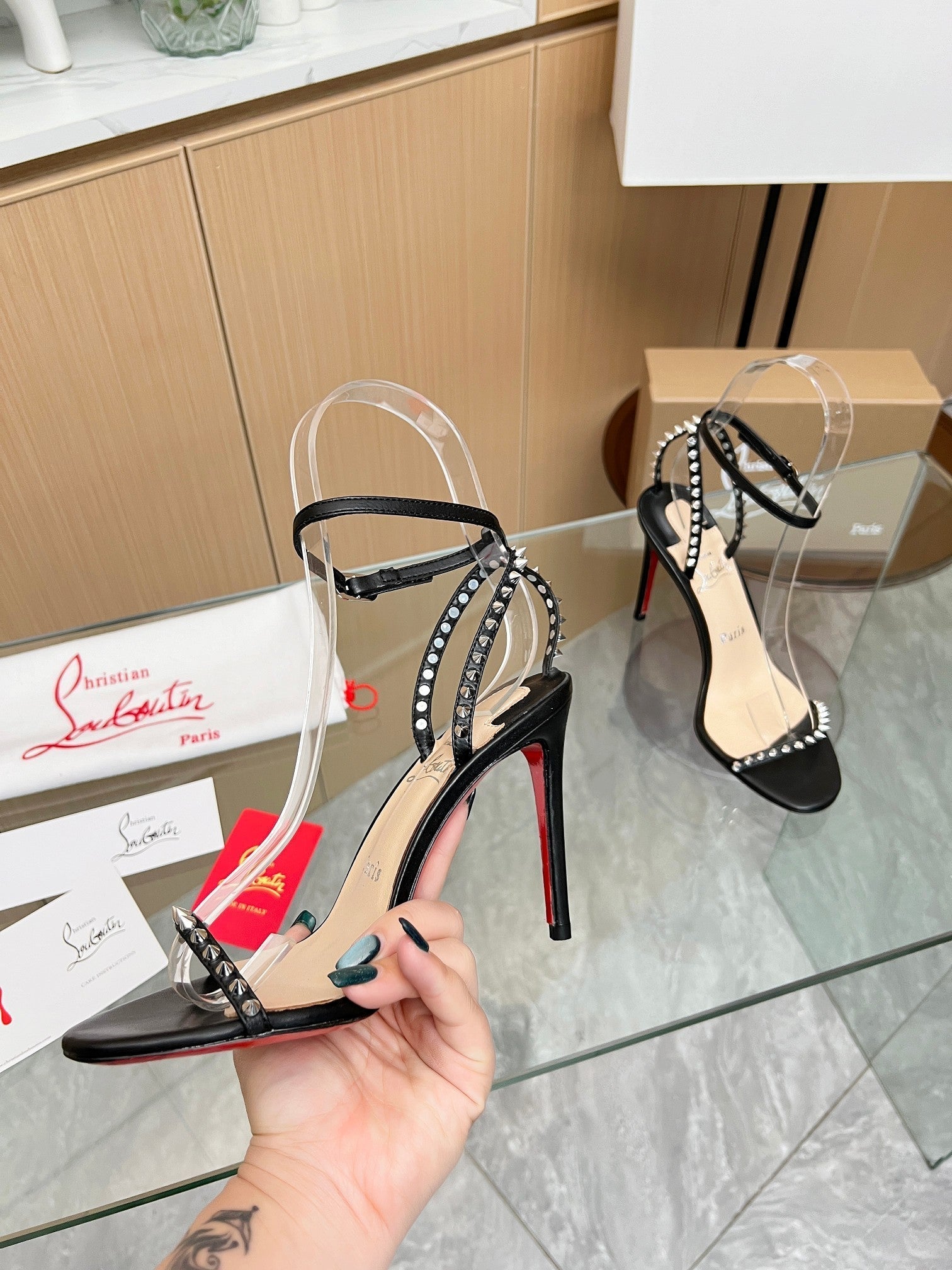 CL So Me 105 mm Strappy Sandals Black Imported Rivets with Sheepskin 251021