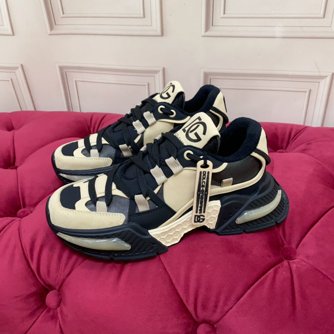 DC 24 Airmaster Sneakers Beige Black Cowhide 947305