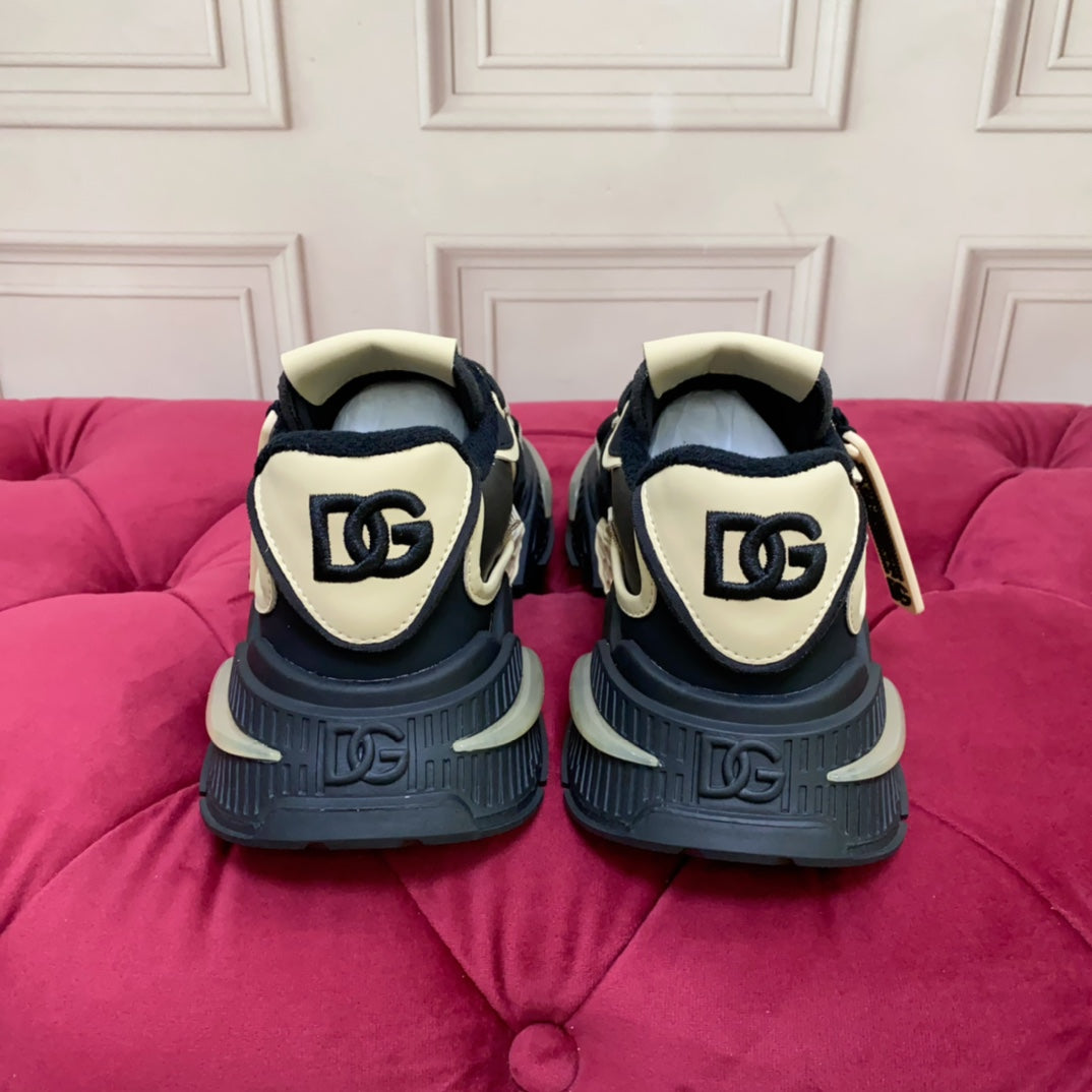 DC 24 Airmaster Sneakers Beige Black Cowhide 947305