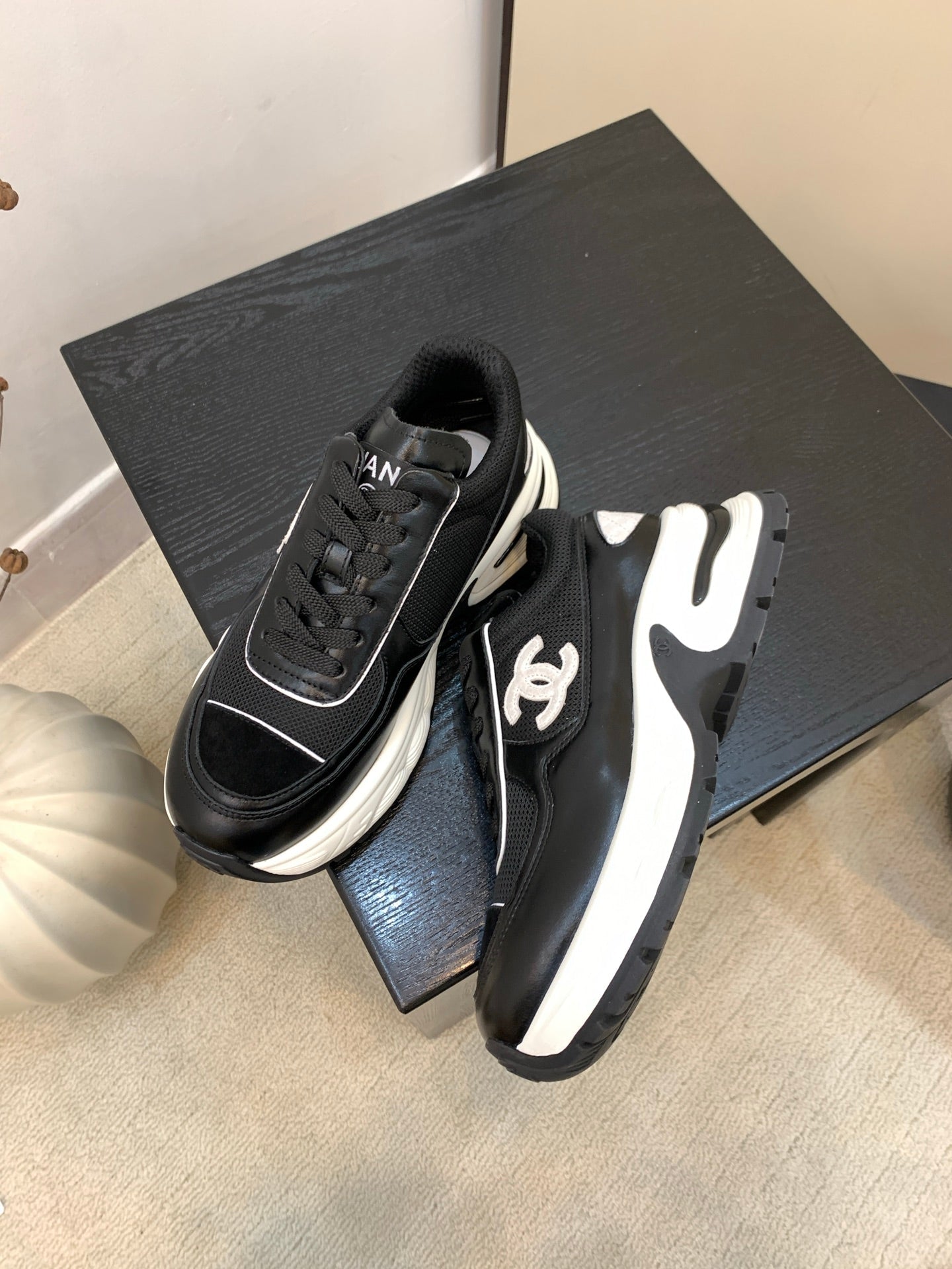 Chanel Sneakers Black White Leather And Mesh Fabric 537186