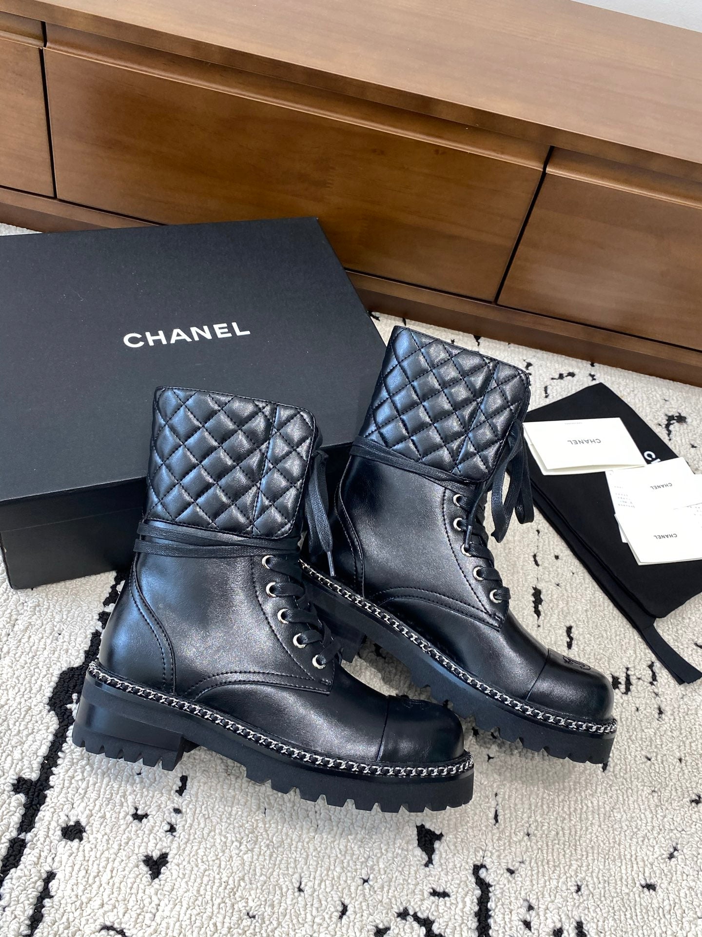 CC Ankle Boots Flat Quited Black Calfskin 529286