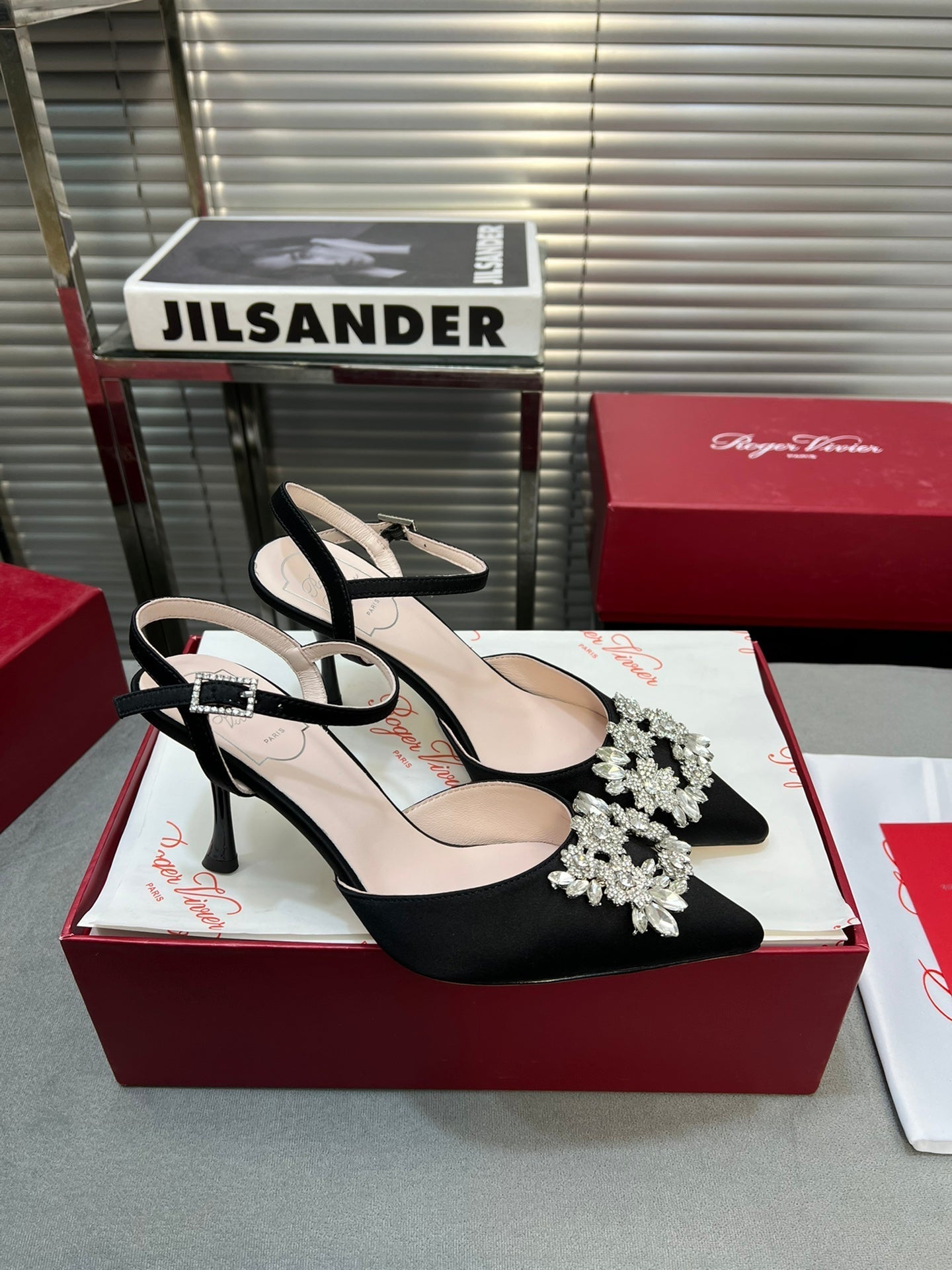 Flower Strass Buckle Slingback Pump 90 Black Satin
