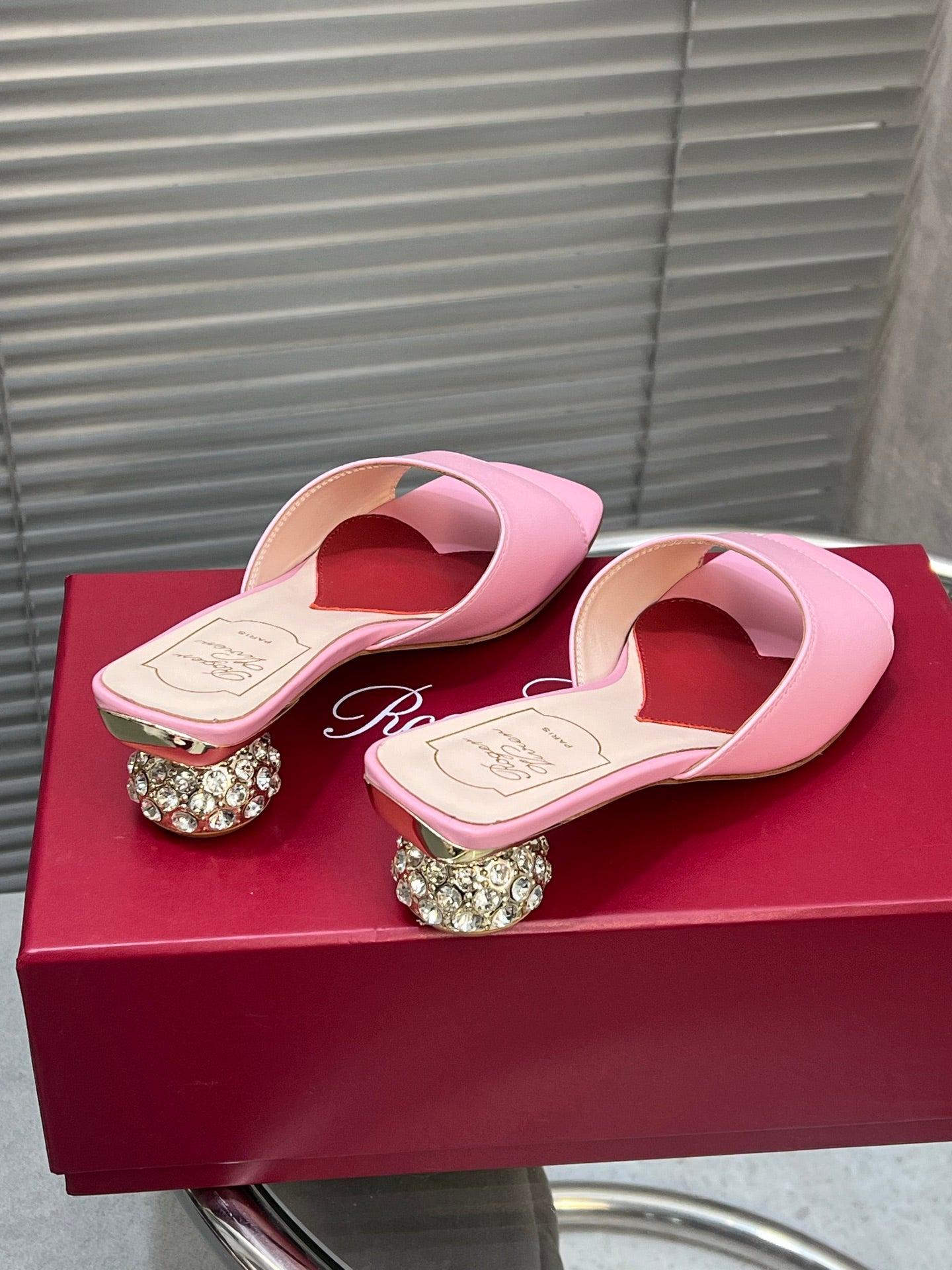 Viv Diamond Sole Mules Pink Cowhide 267690