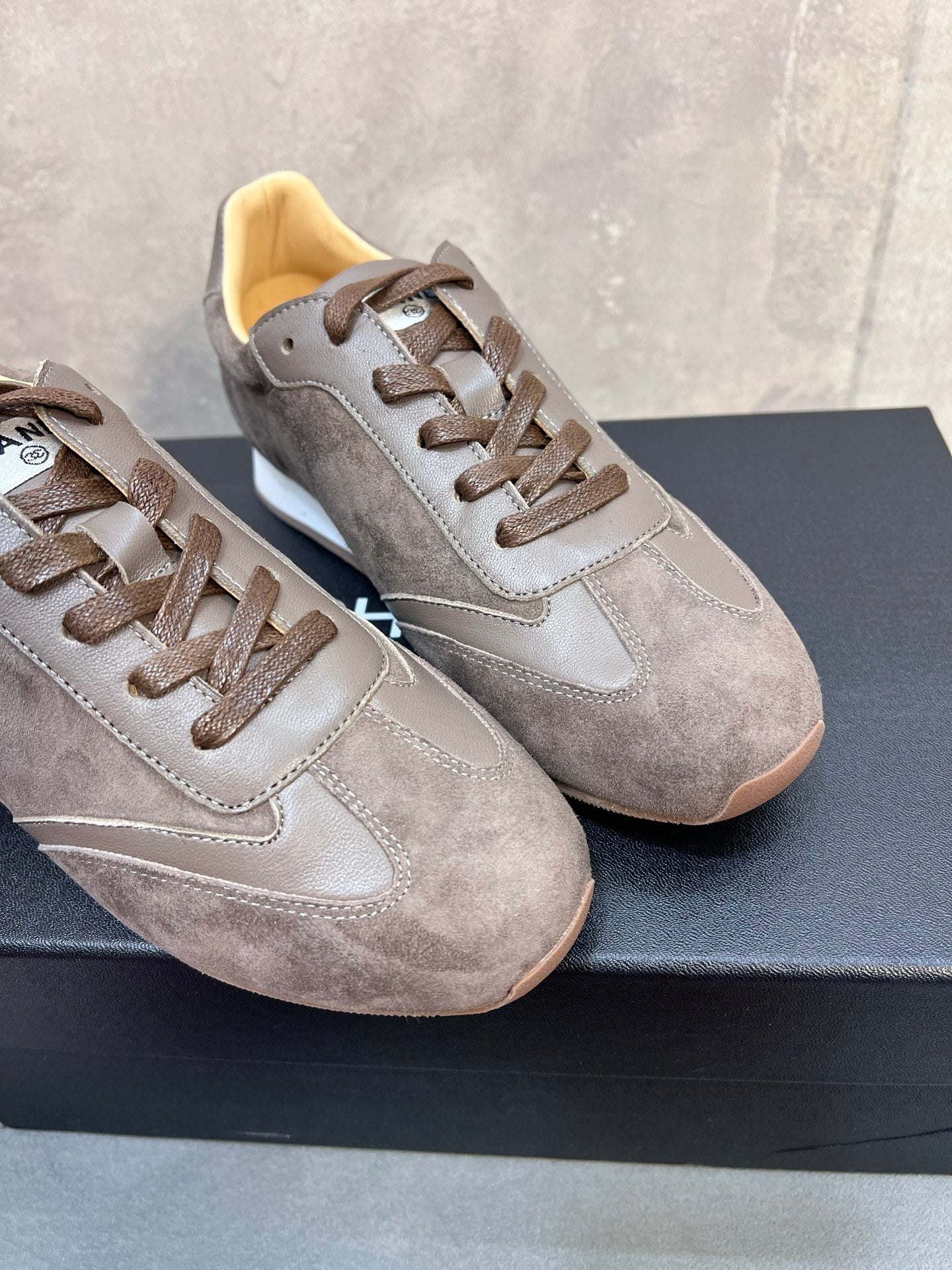 CC 26P Sneakers Grey-Brown Suede 682523