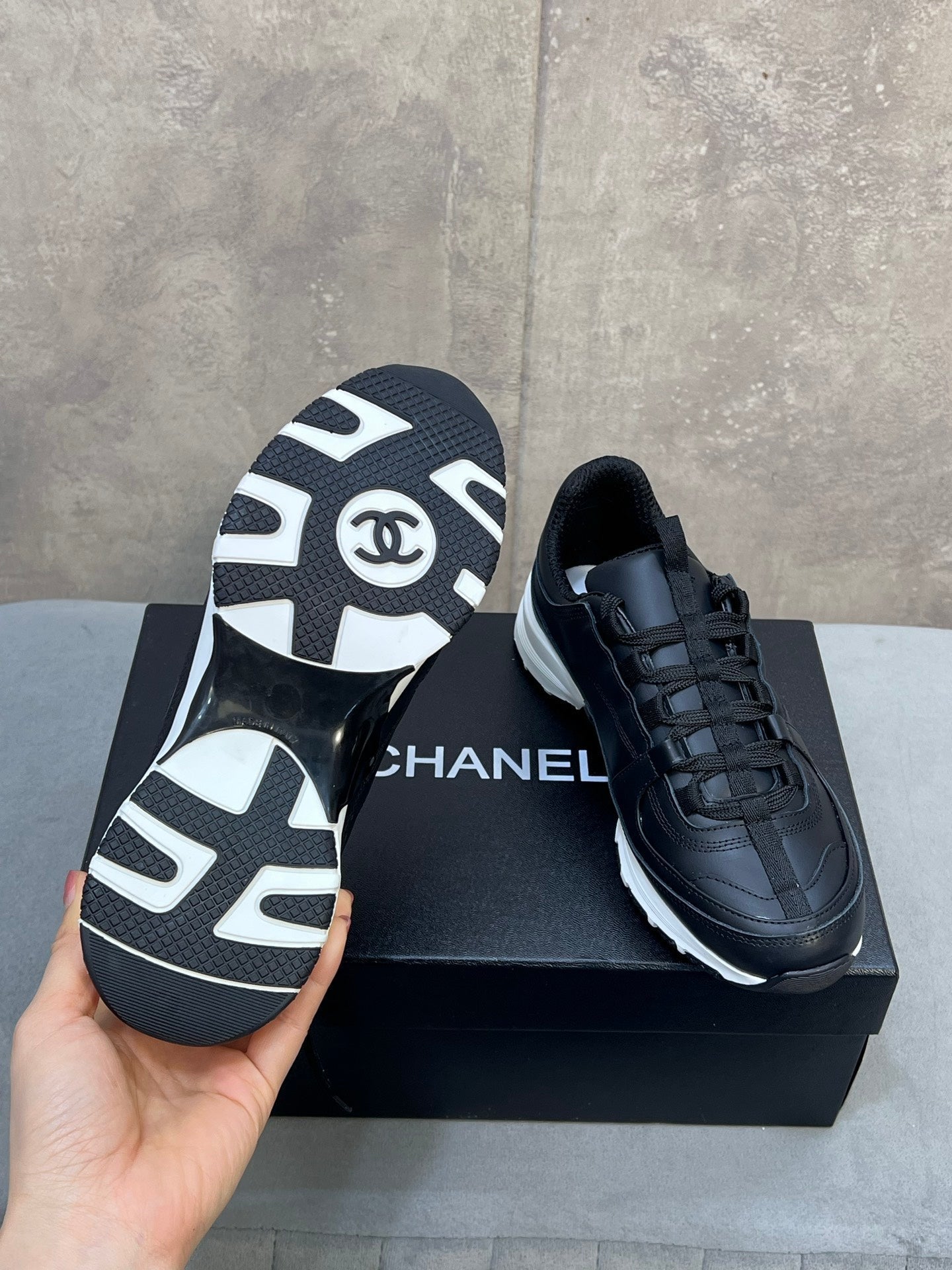 CC 26s Runner CC Logo Sneakers Black Calfskin