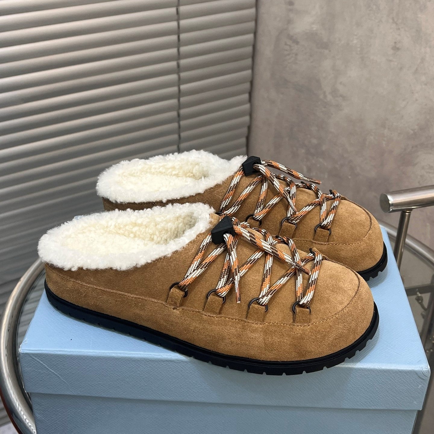 Prada 26s Mules Lace-up Brown Suede Shearing 952900