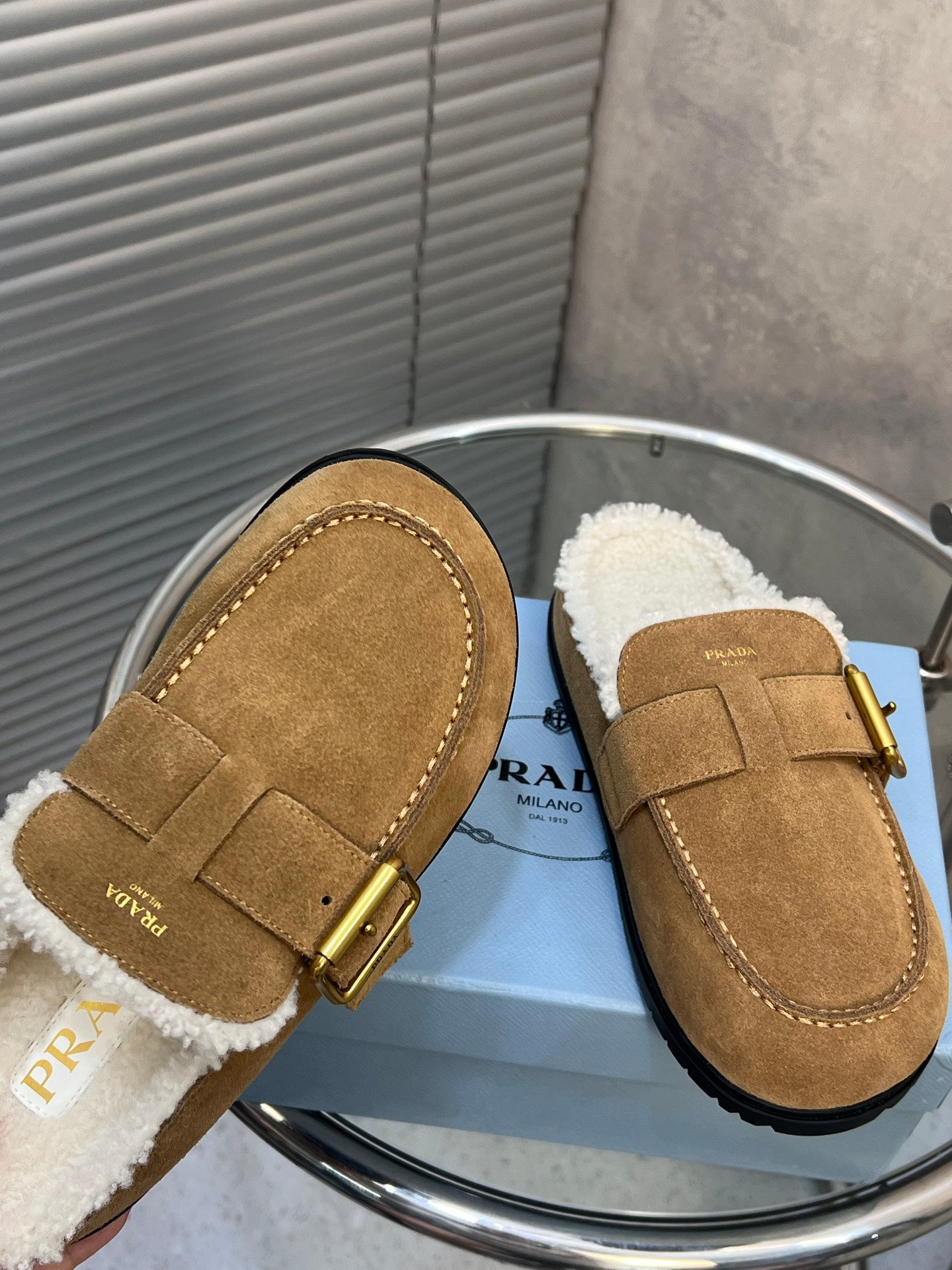 Prada 26s Mules Brown Suede Shearing 952902