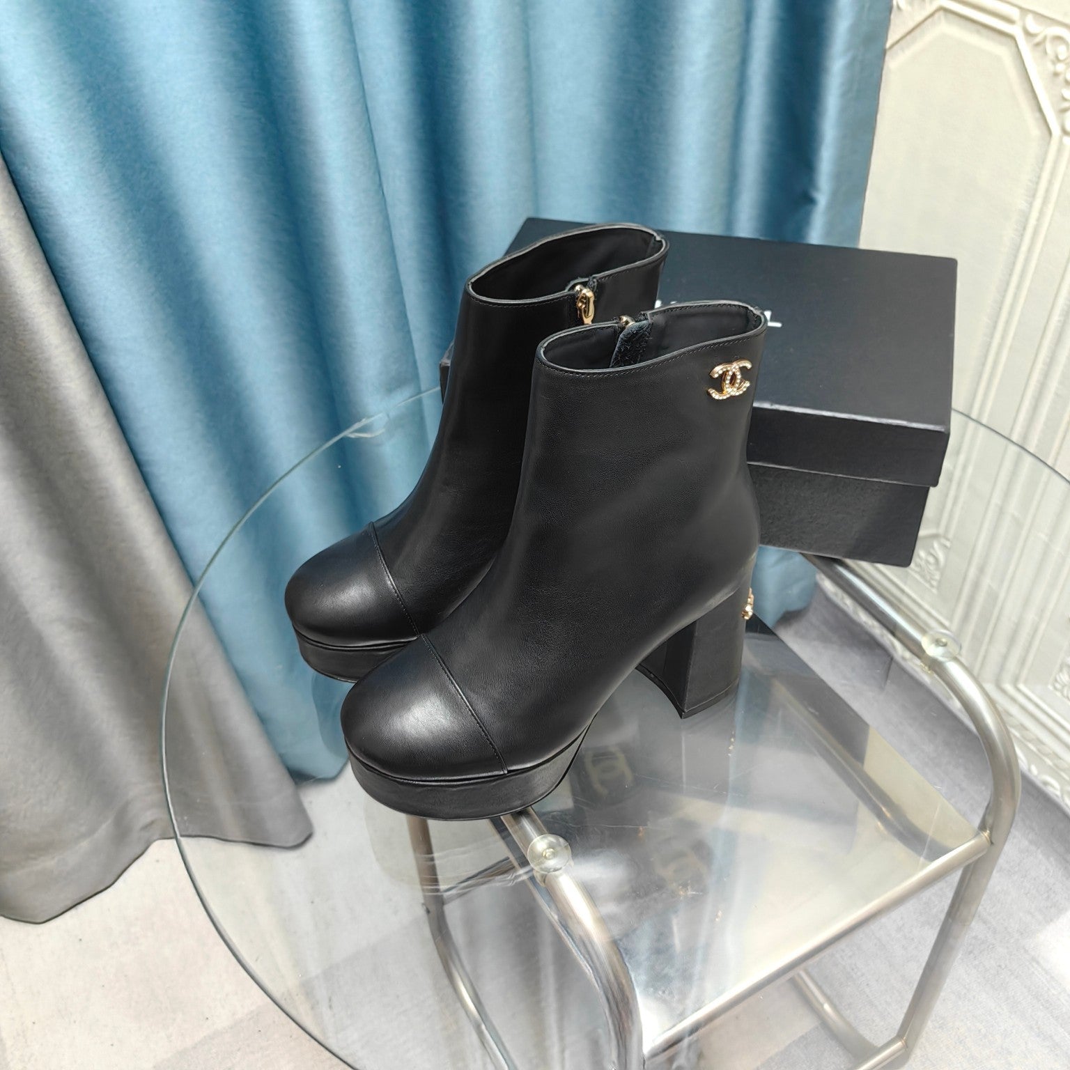 CC 25B Rhinestone Chunky Heel Ankle Boots 90mm Black Sheepskin 444302