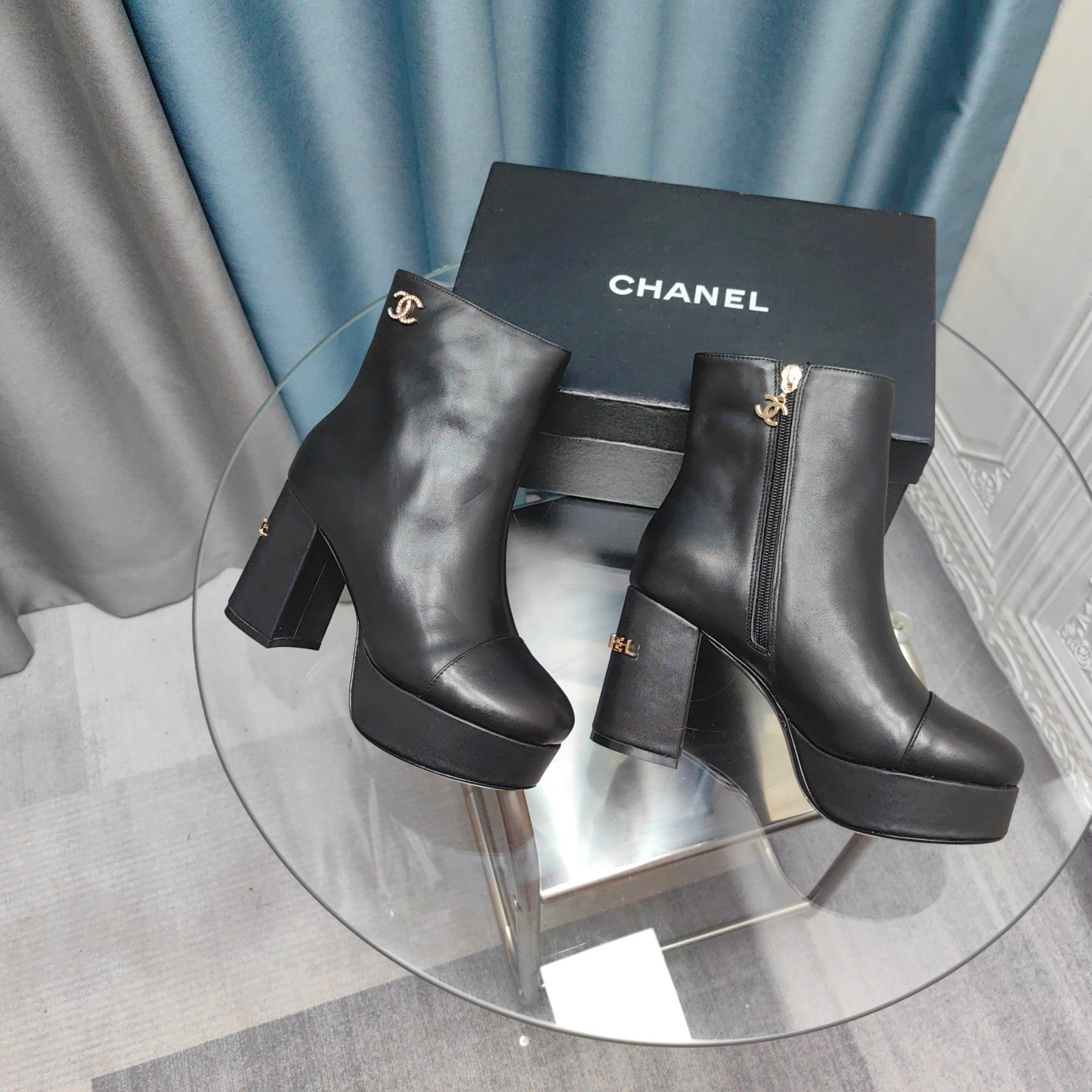 CC 25B Rhinestone Chunky Heel Ankle Boots 90mm Black Sheepskin 444302