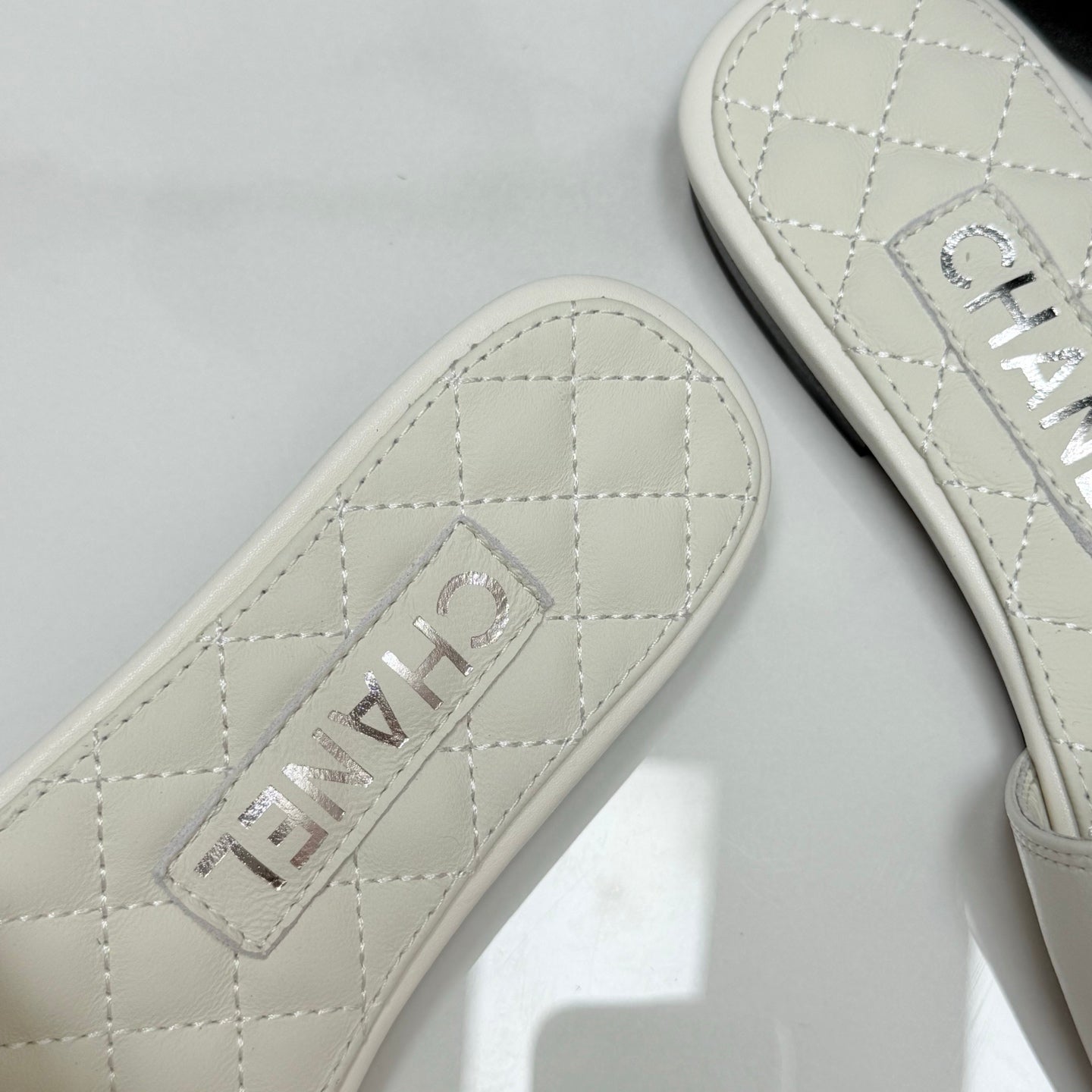 CC 25 Mule Sandals White Sheepskin 368801