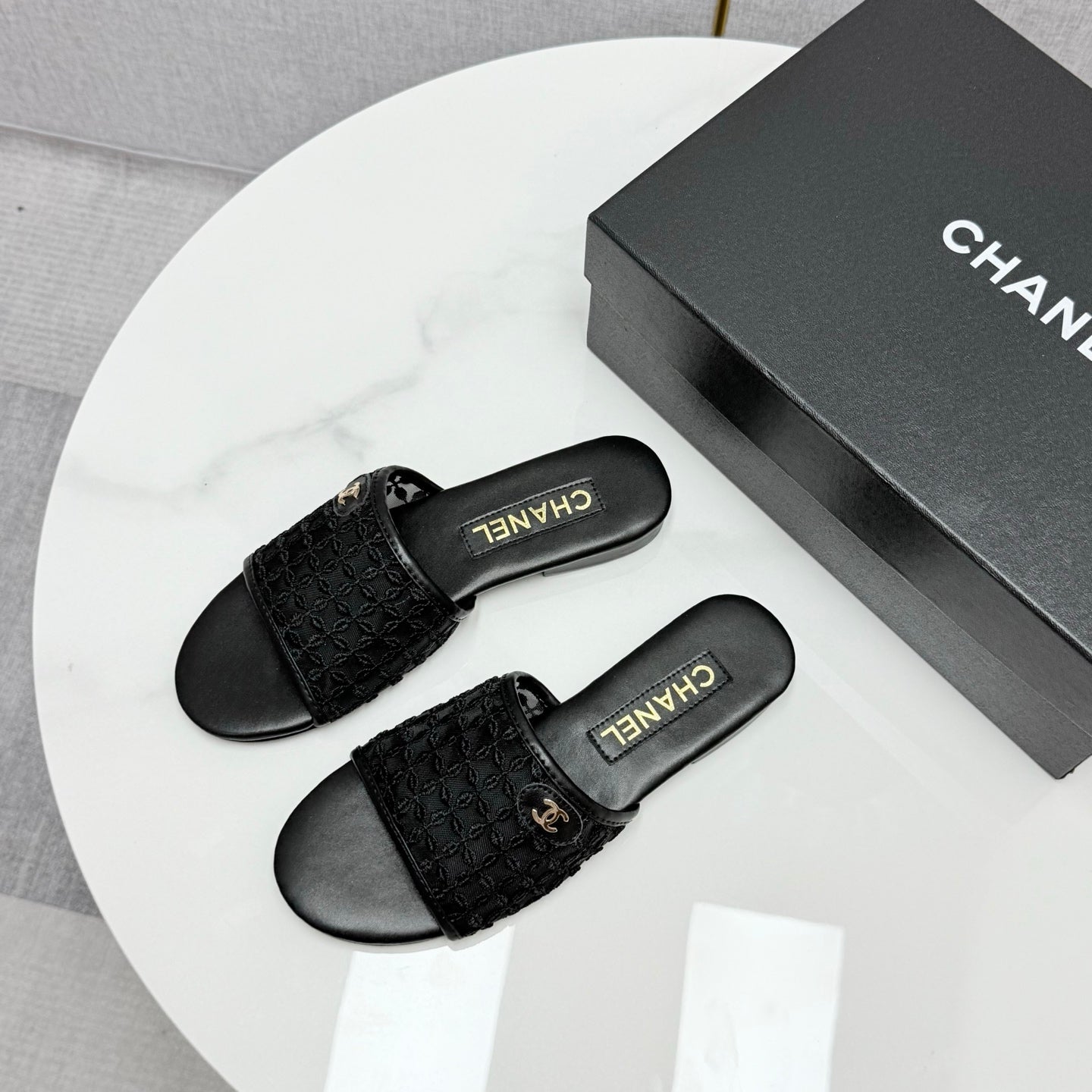 CC 25 Flat Mule Sandals Black Mesh And Sheepskin 368806