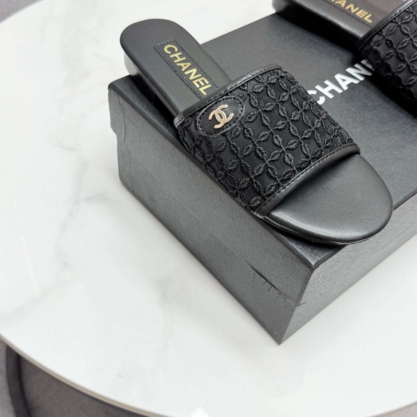 CC 25 Flat Mule Sandals Black Mesh And Sheepskin 368806