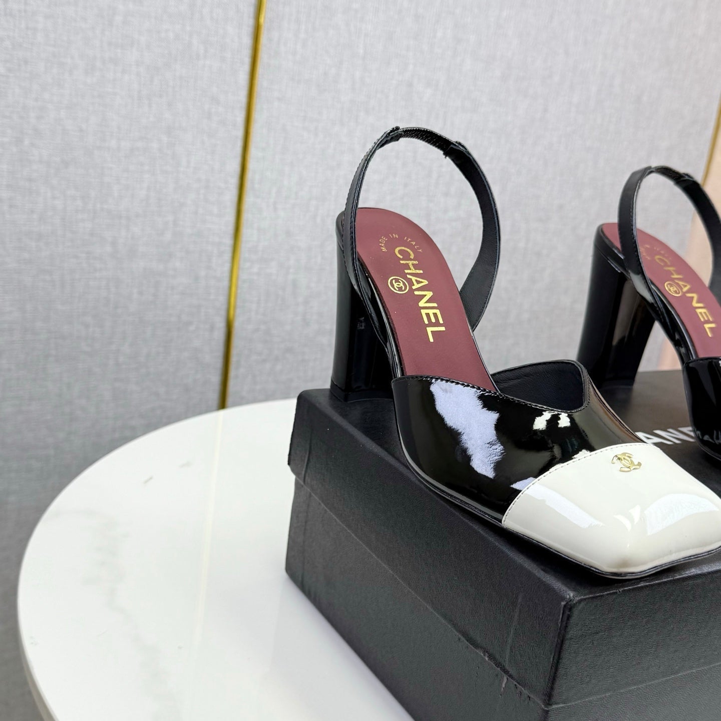 CC 25FW Square Toe Slingback Black White Patent Leather 541133