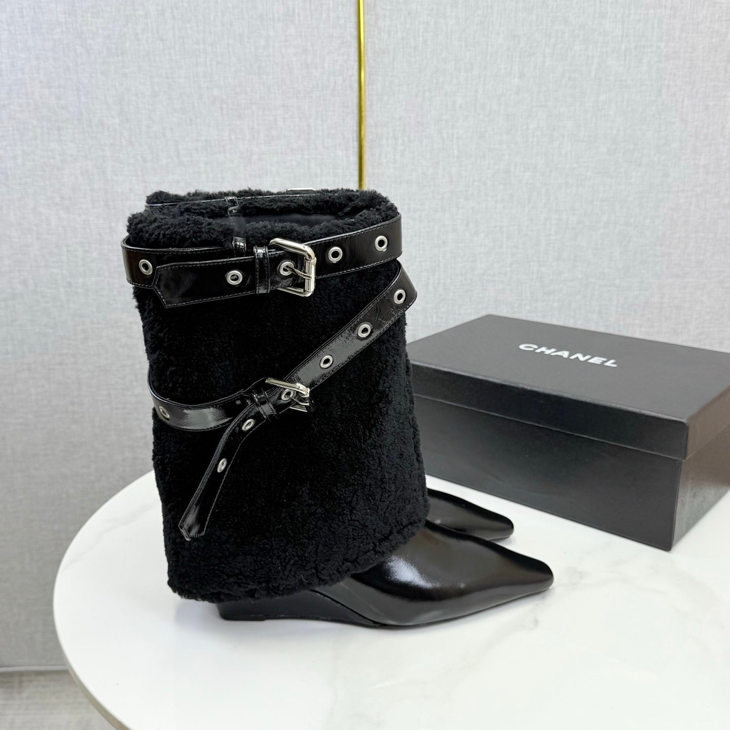 CC 26s Knight Martin Boots Black Sheepskin Wool 620409