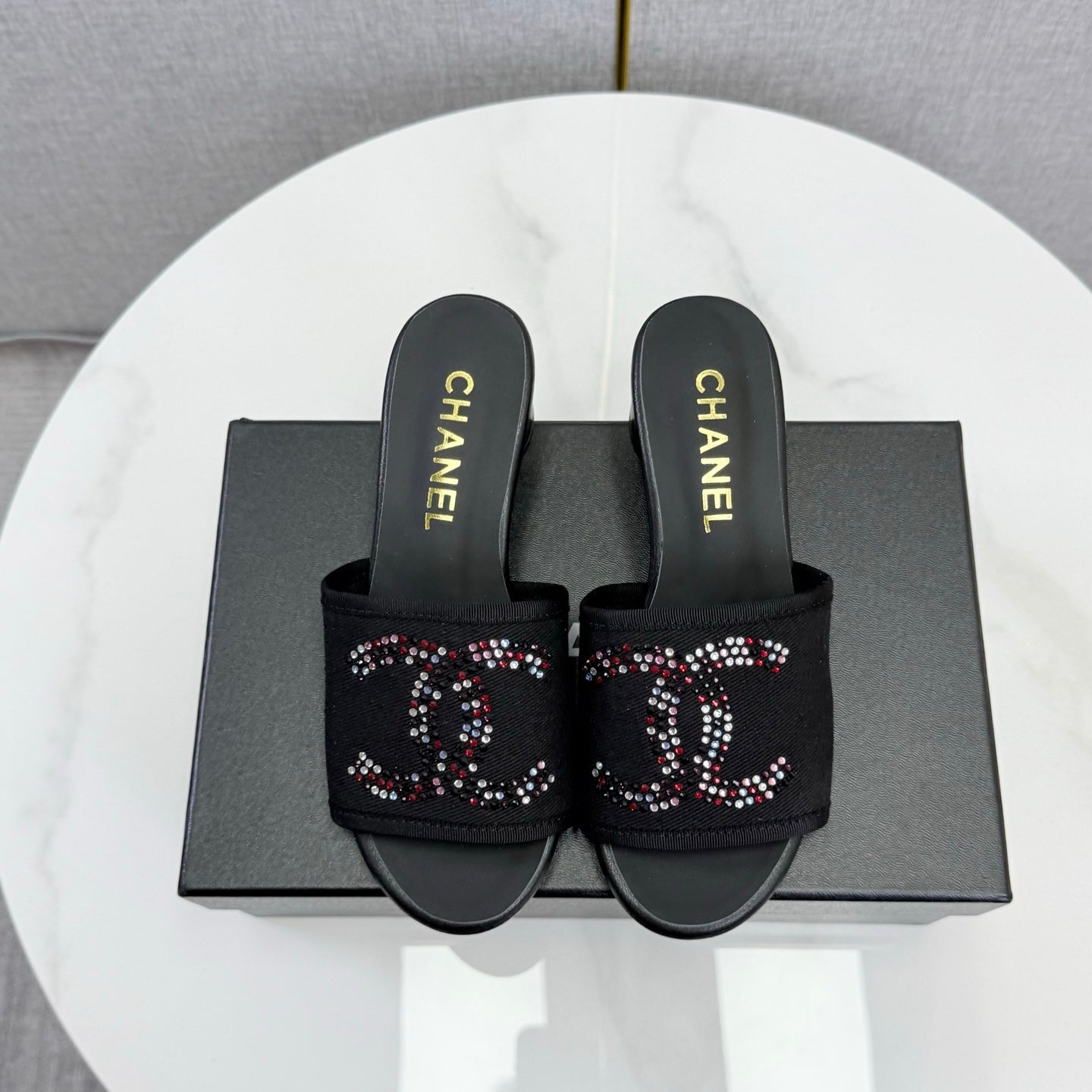 CC 26SS Sandals Black Canvas Sheepskin 639894