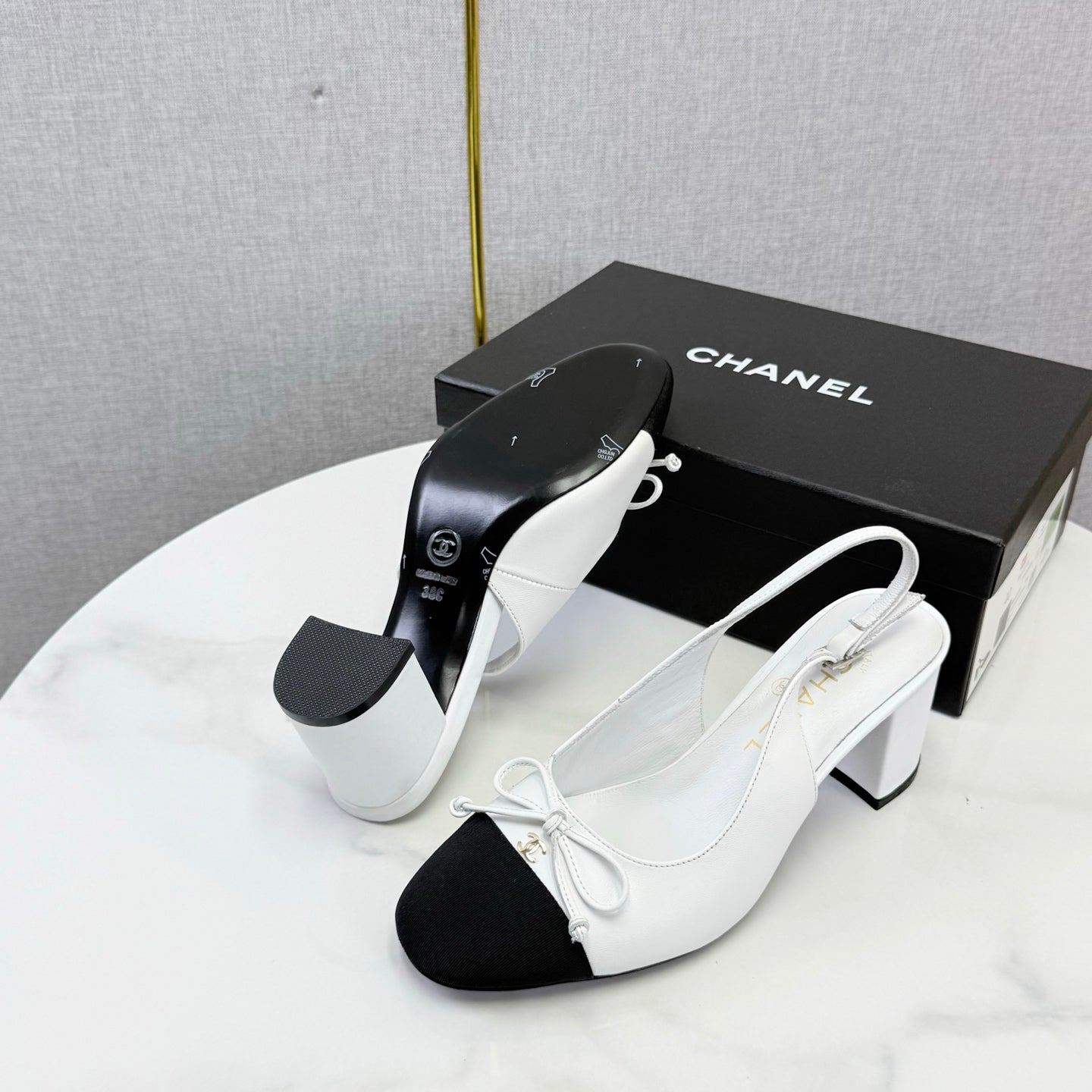 CC 26s Slingback Heels 45 Mm In White Lambskin And Fabric