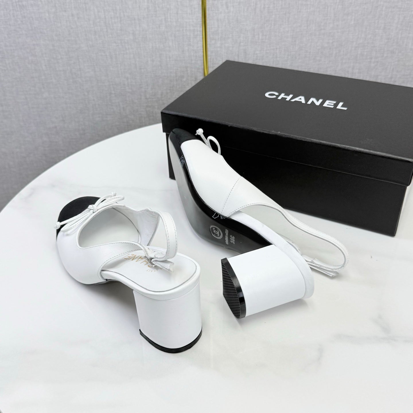 CC 26s Slingback Heels 45 Mm In White Lambskin And Fabric