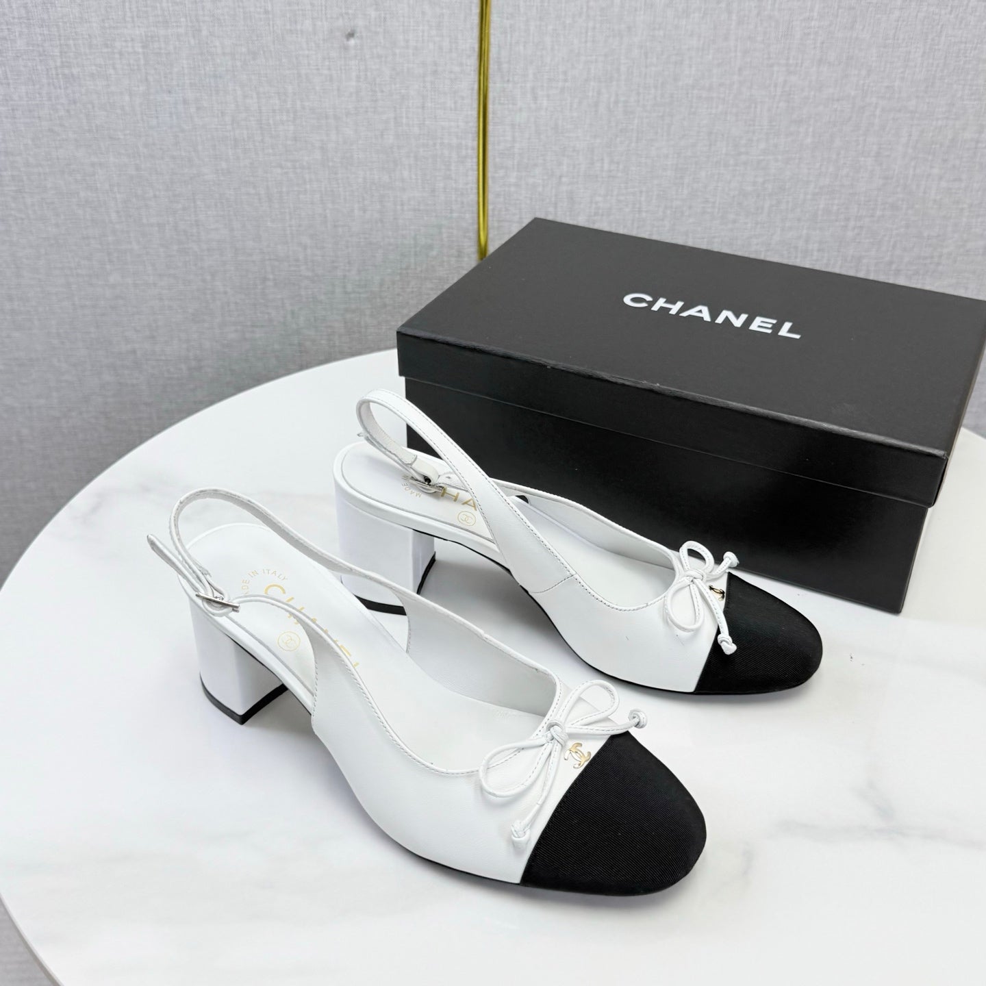 CC 26s Slingback Heels 45 Mm In White Lambskin And Fabric