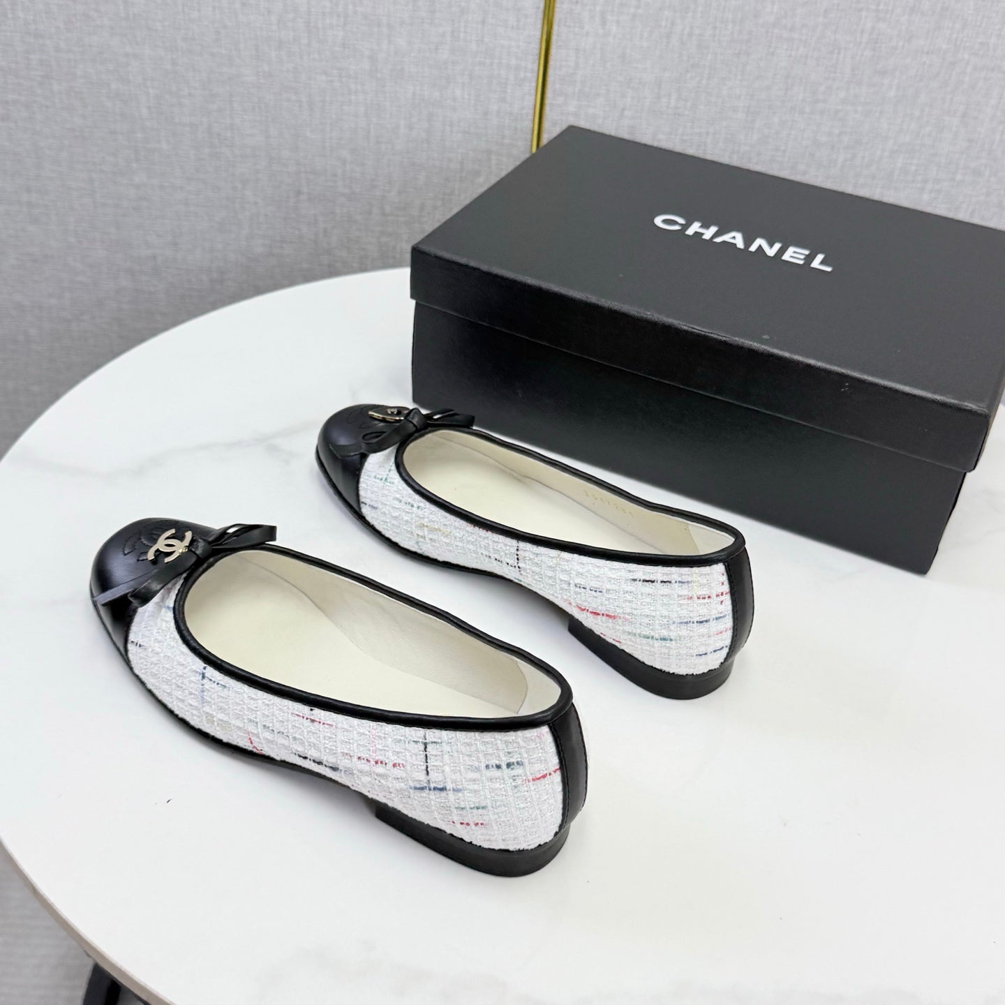 CC 26s Ballet Flats In White Tweed And Black Lambskin