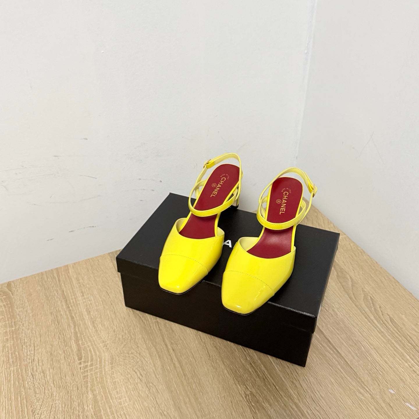 CC Métiers d’art 2026 Slingbacks 6.5cm Yellow Patent Calfskin 865638