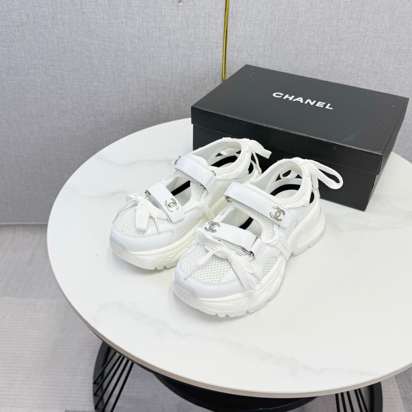 CC 26s Casual Sneakers White Leather Mesh 865832