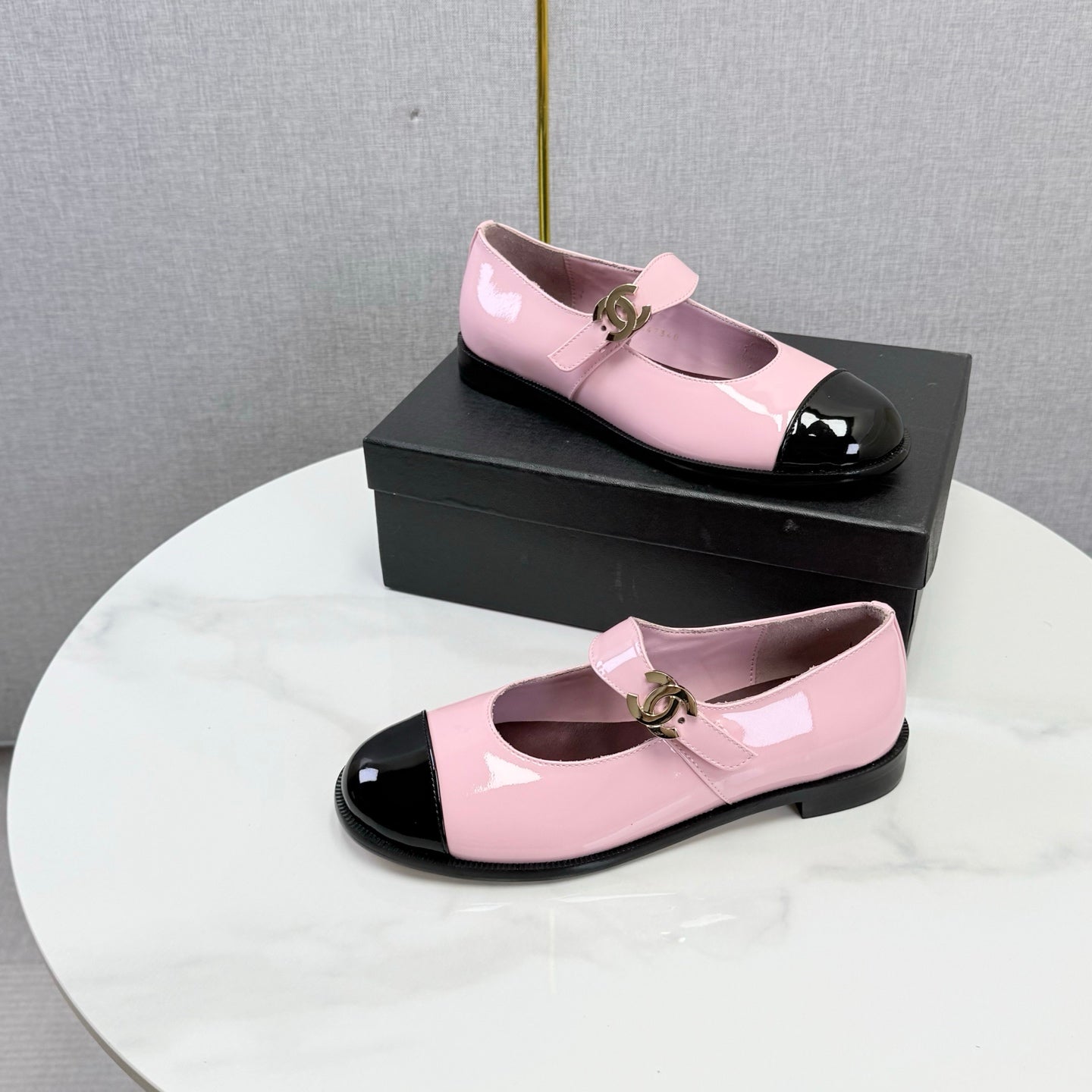 CC 26s Mary Jane Flats Black Pink Patent Leather 904487