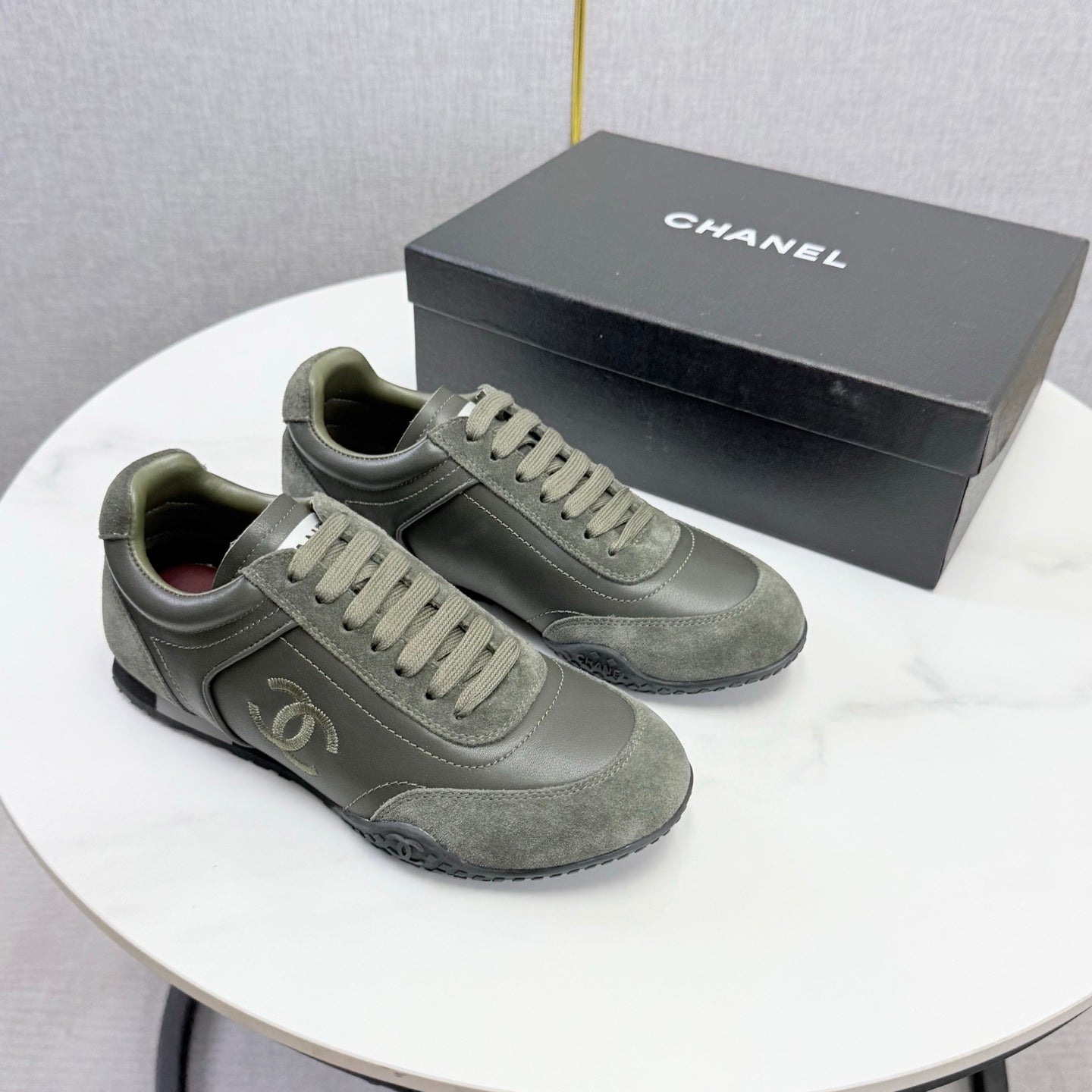 CC 26s Sneakers Dark Olive Leather Suede 972901