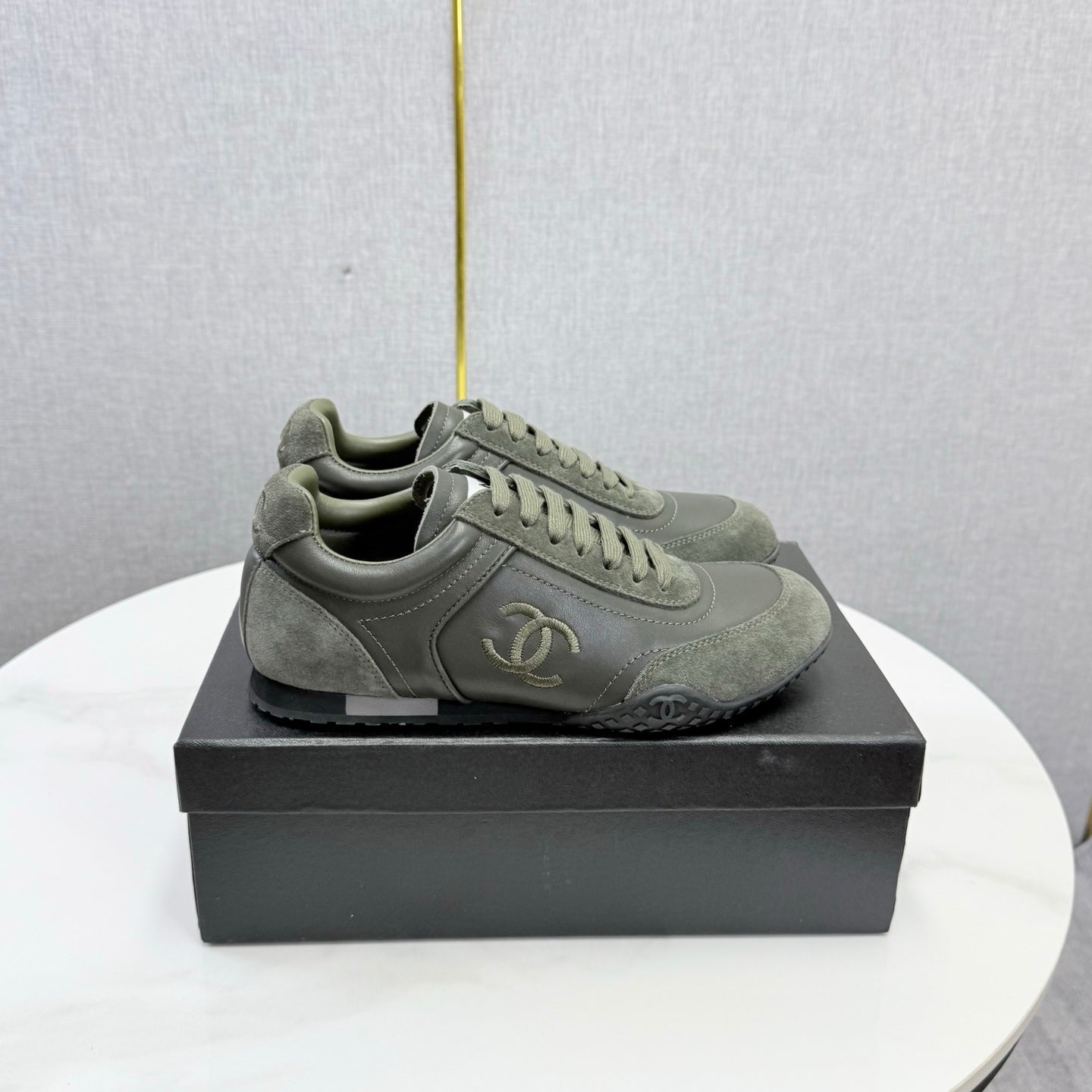 CC 26s Sneakers Dark Olive Leather Suede 972901
