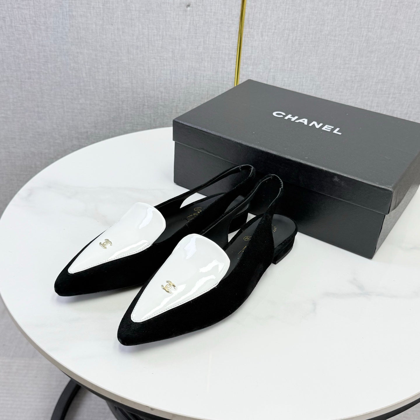 CC 26s Pointed Slingback Flat Black White Suede Patent Leather 972779