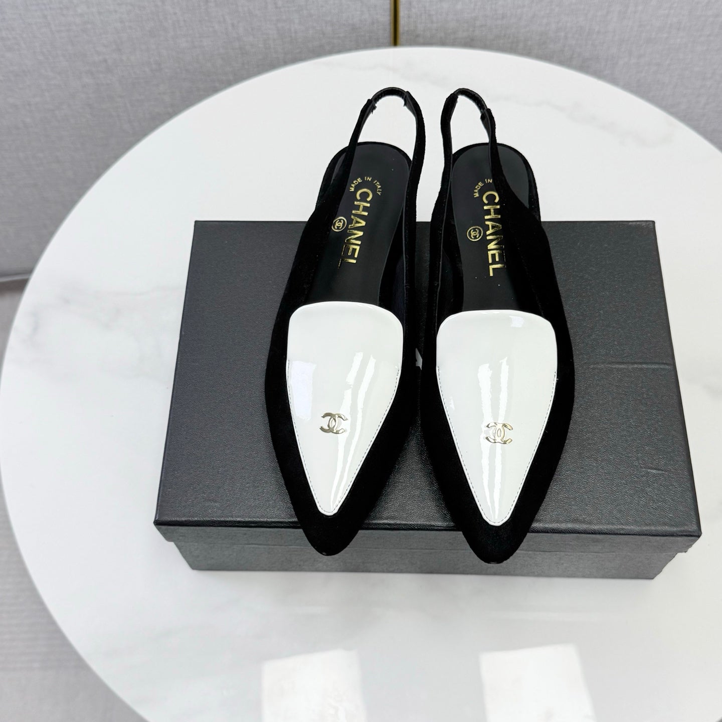CC 26s Pointed Slingback Flat Black White Suede Patent Leather 972779