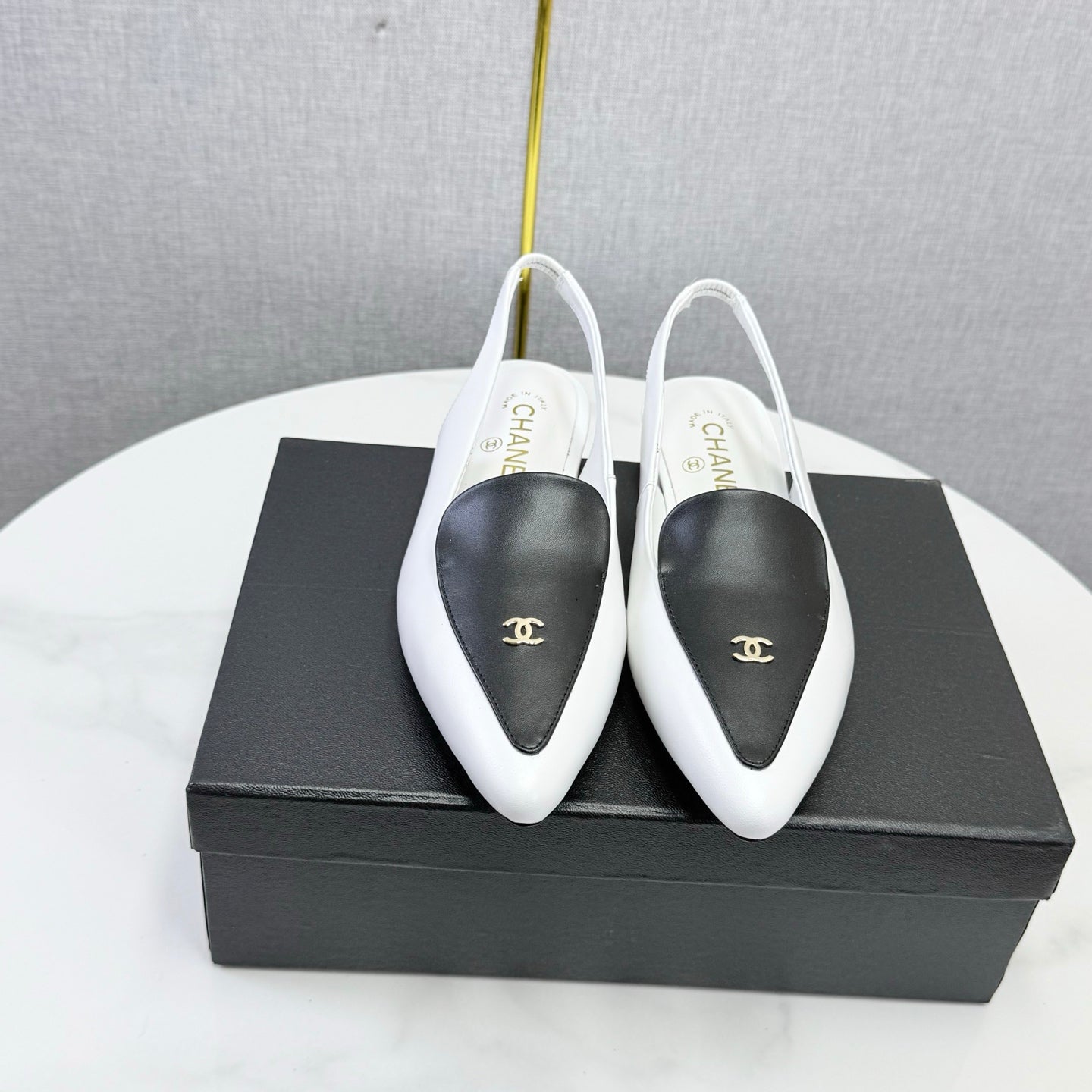 CC 26s Pointed Slingback Flat Black White Sheepskin 972782