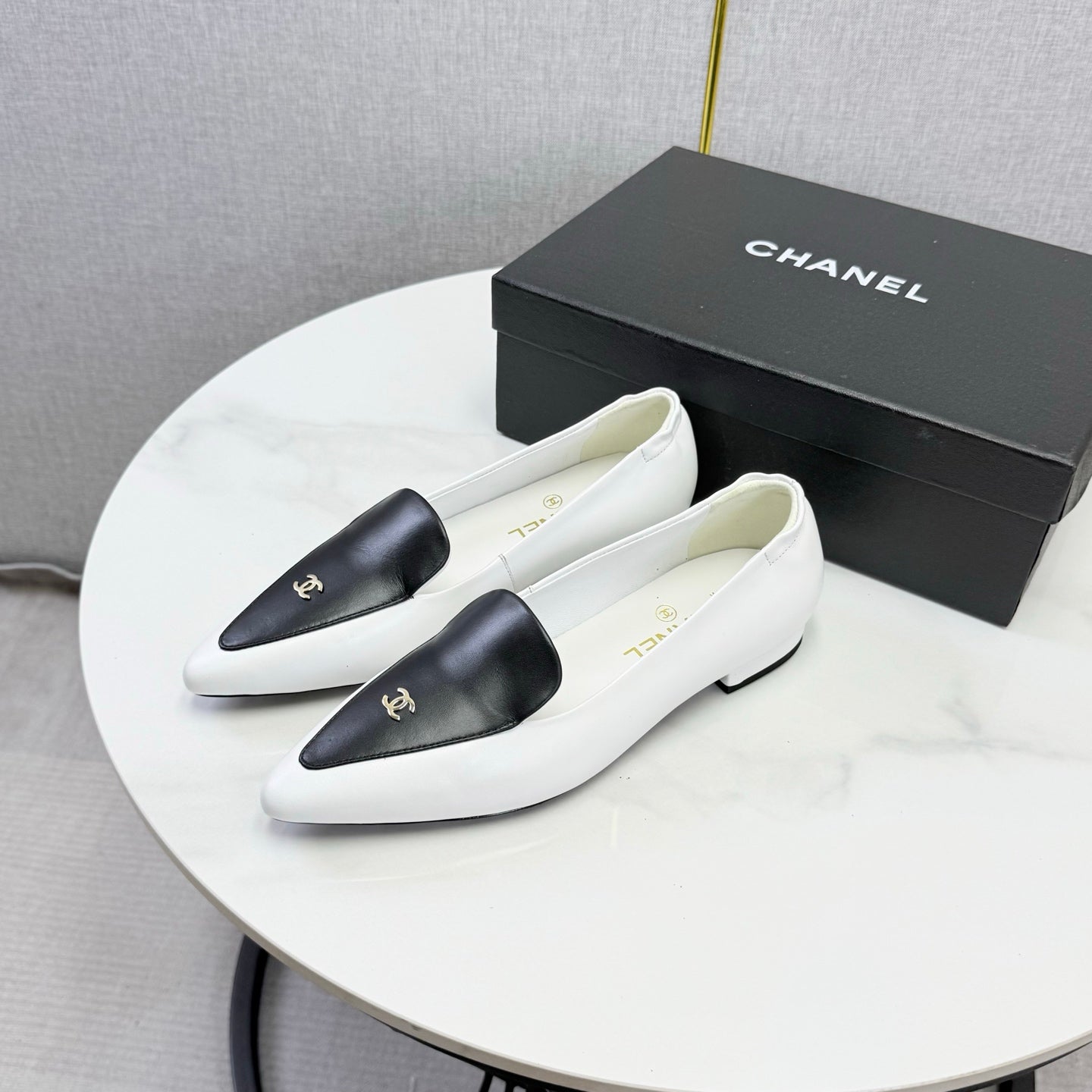 CC 26s Pointed Loafers Black White Sheepskin 972787