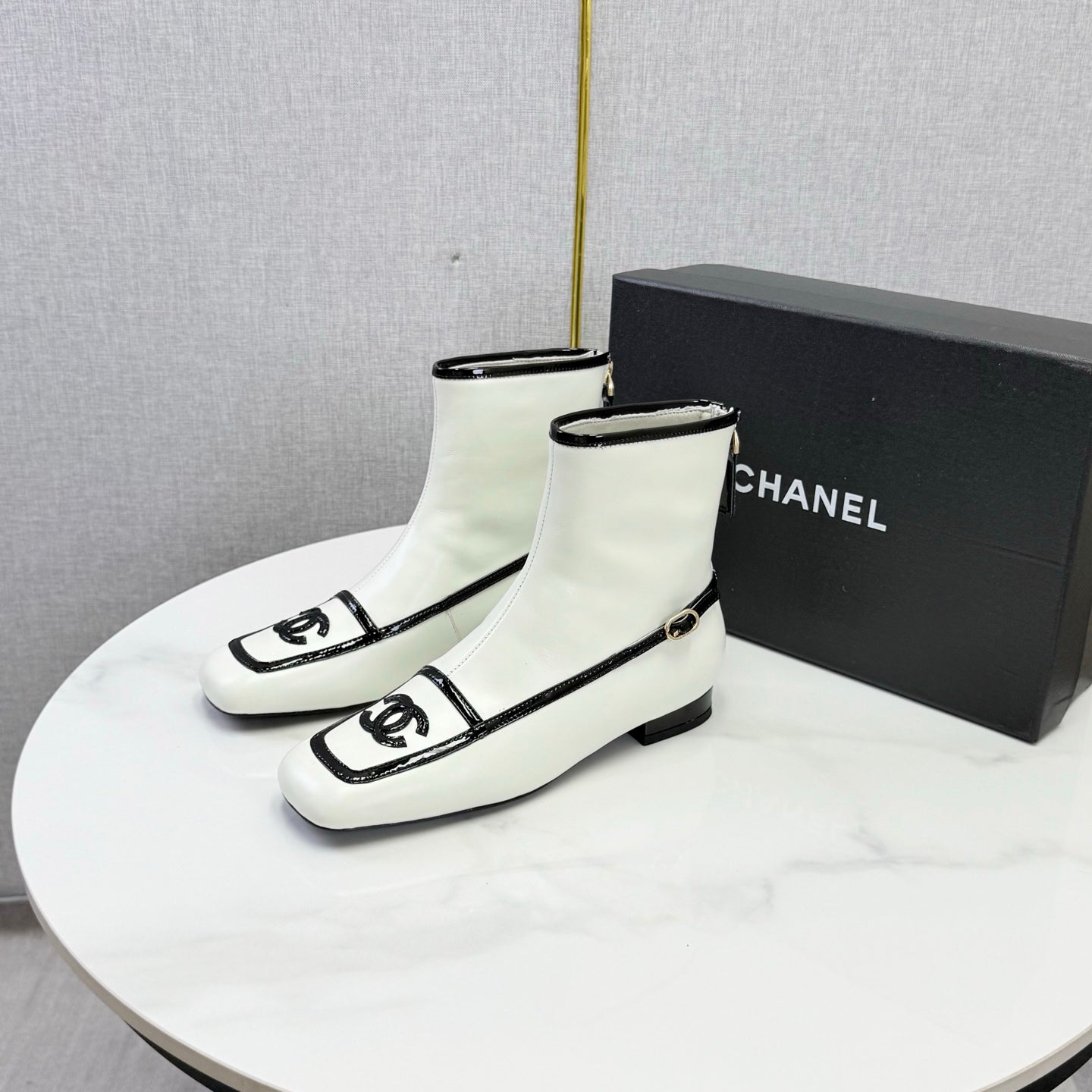 CC 26s Square Toe Low Heel Boots Black White Sheeepskin 972806
