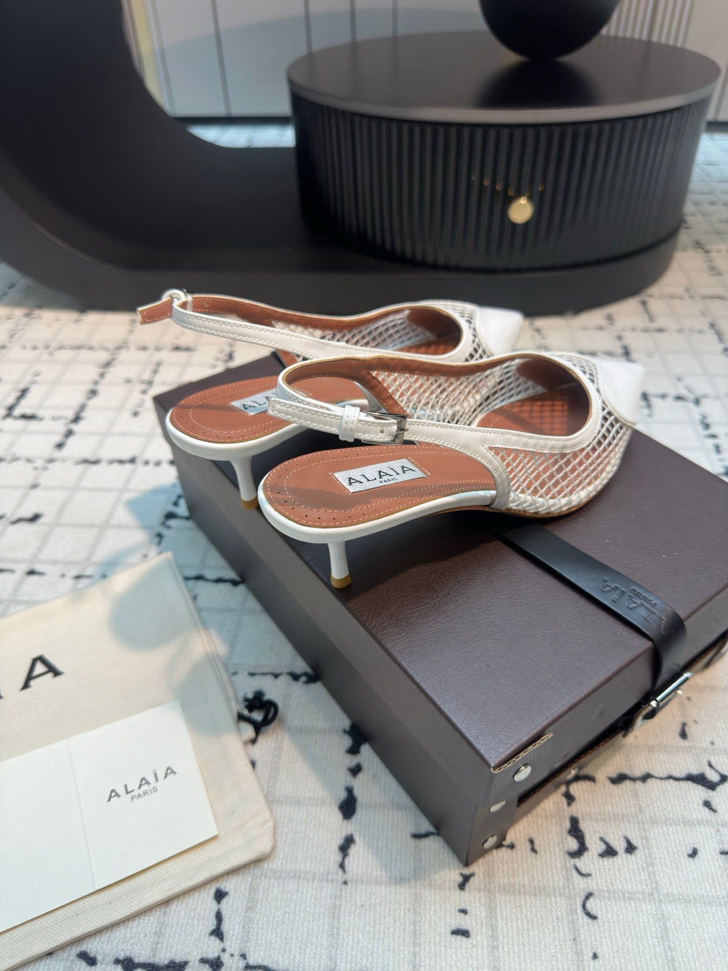 Alaia Heart 50mm Heels Slingbacks White Sheepskin 800931