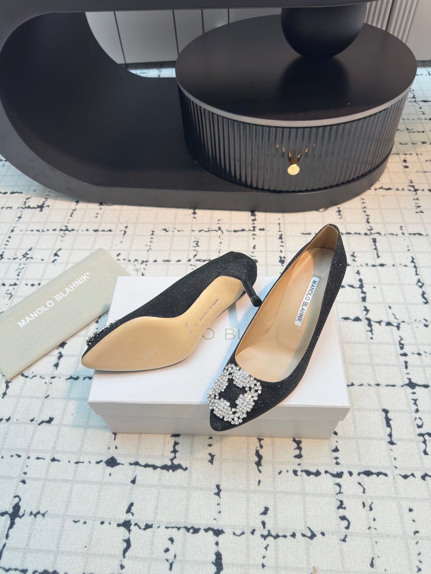 Hangisi 70 Black Glitter Fabric Leather Jewel Buckle Pumps 912612