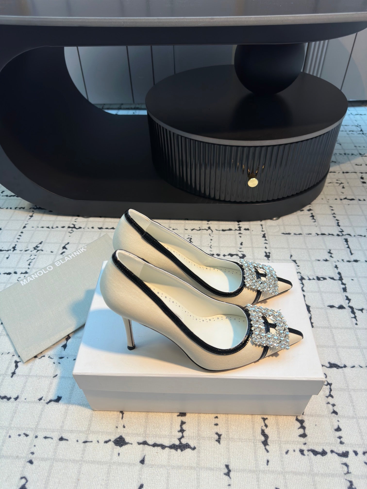 Hangisi 100 Beige Linen with Black Leather Jewel Buckle Pumps 161069