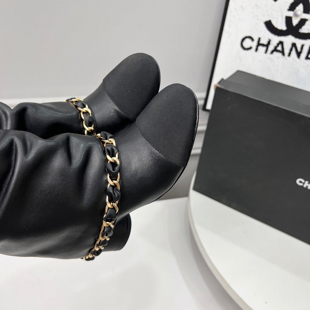 CC 25 Short Boots With Chain 55mm Black Cowhide Grosgrain 374029