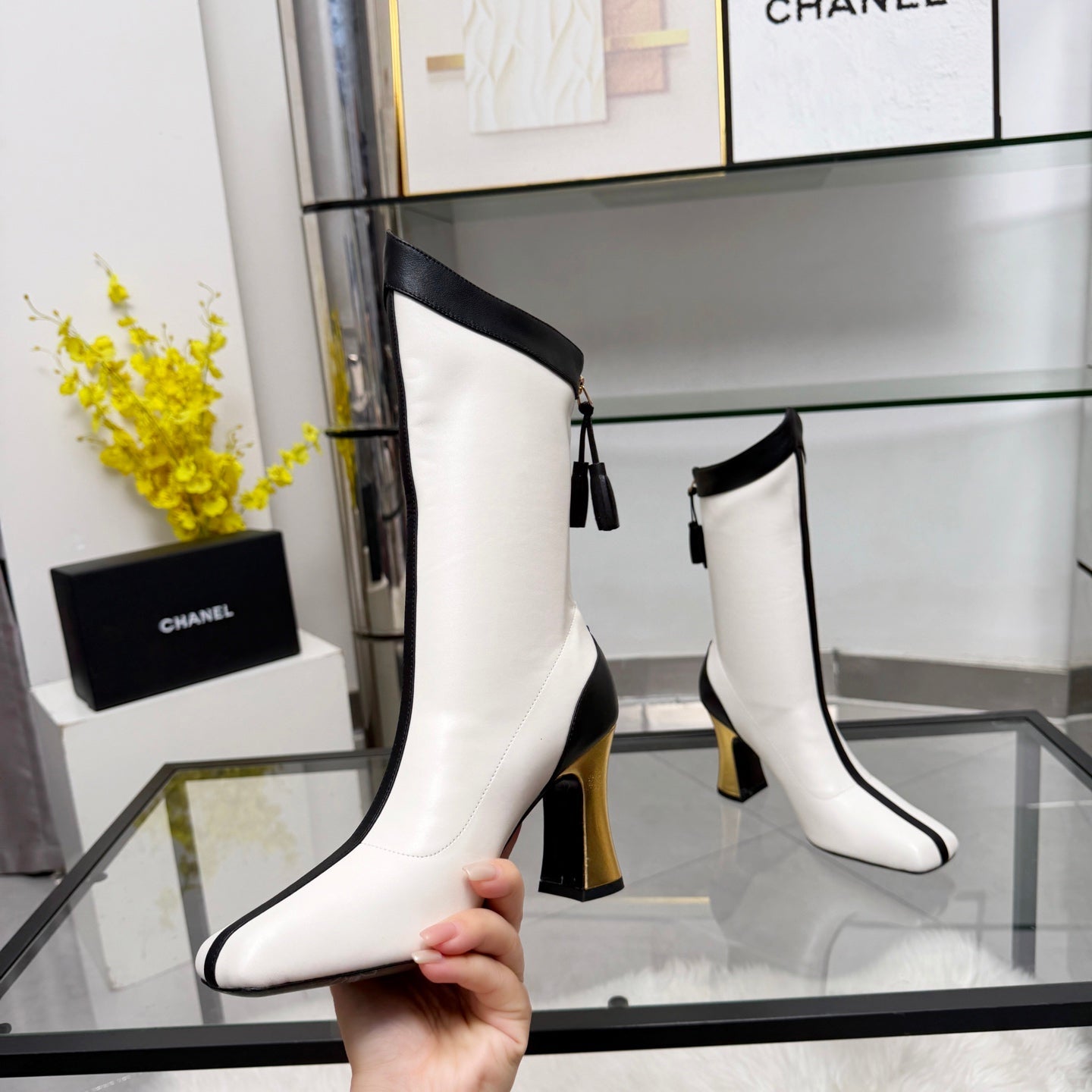 CC 26 FW Ankle Boots 8.5cm Black White Sheepskin 919945