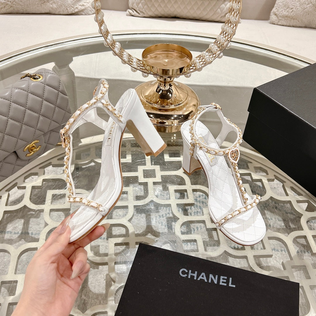 CC 26s Chain T-Strap Charm Sandals 8.5cm White Lambskin 736119