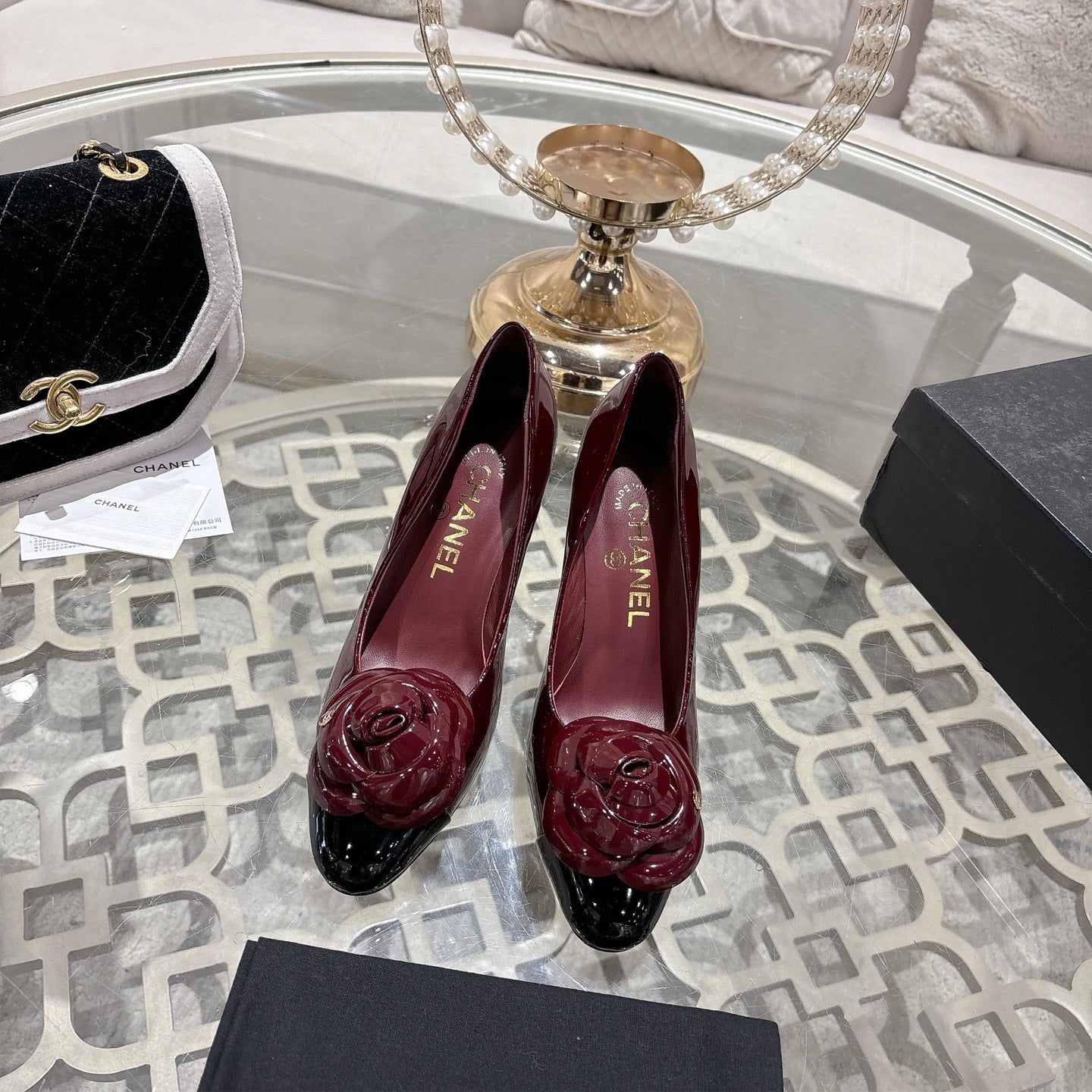 CC 26s Camellia Round Toe Pump 8.5cm Black Burgundy Patent Leather 736531