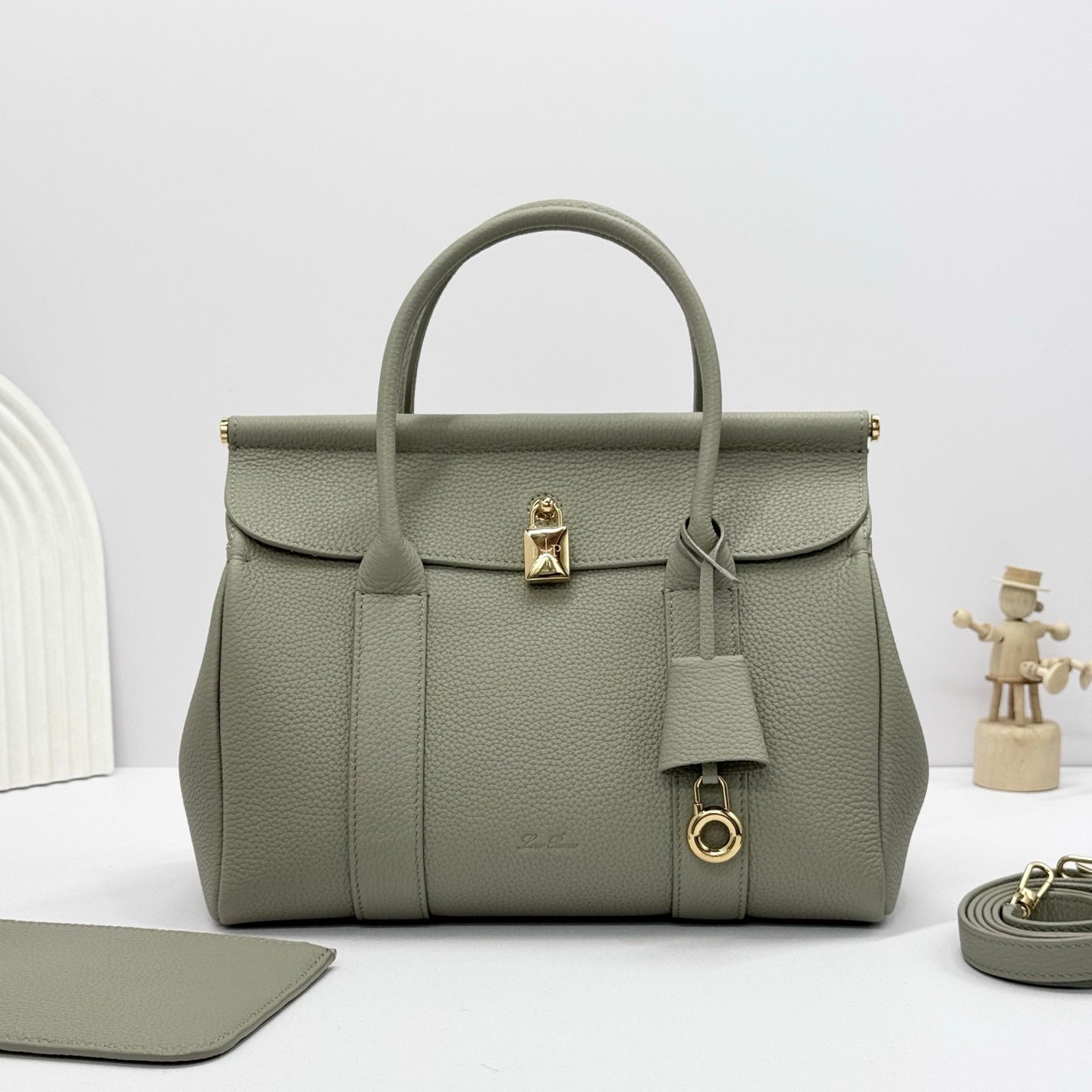 LP Loom L25 Dried Tarragon Green Calfskin 282219