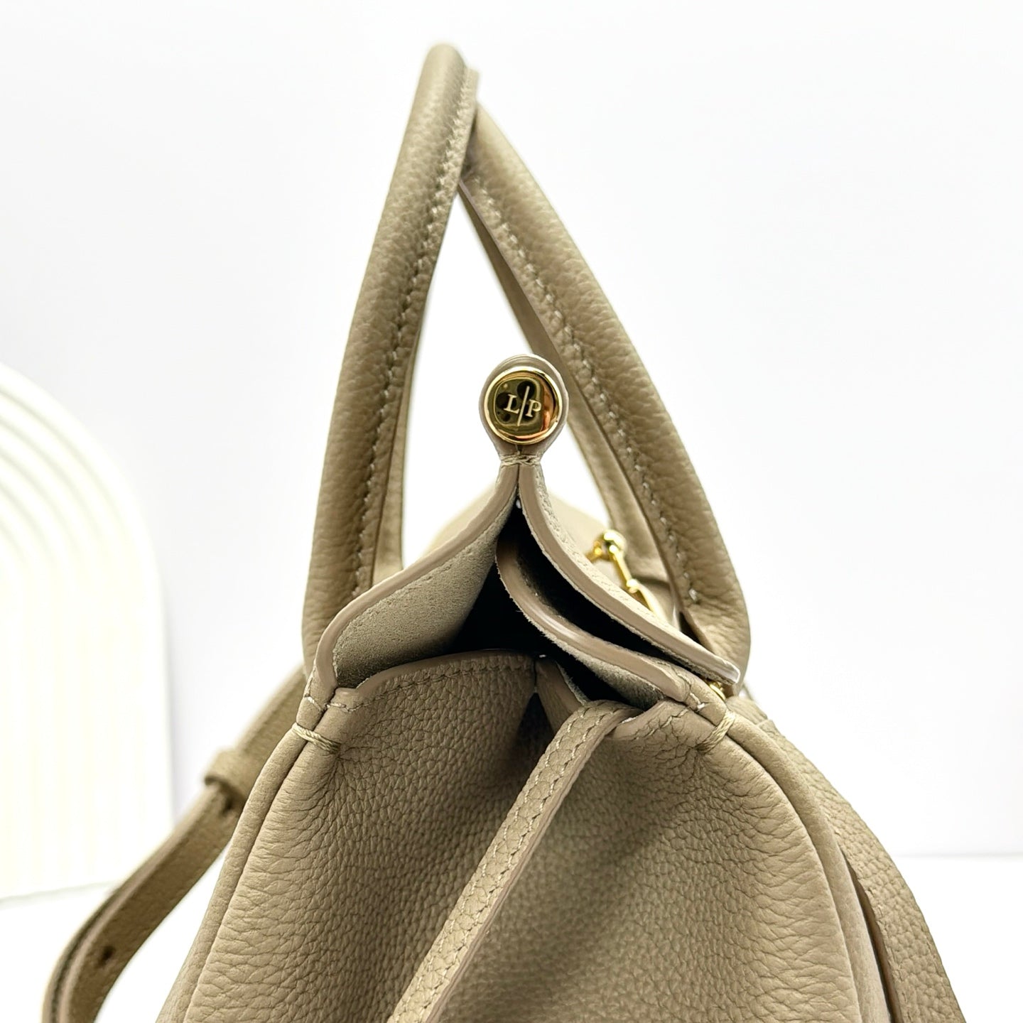 LP Loom L25 Light Milky Scent Calfskin 282174