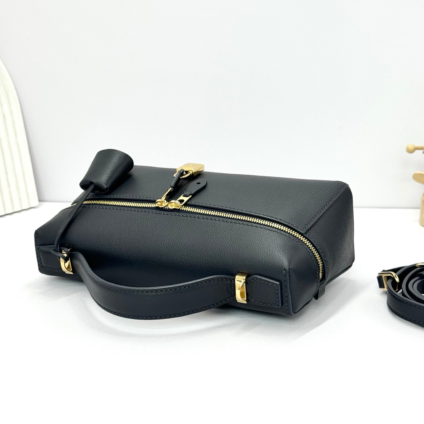 LP Extra Pouch L23 Black Calfskin 282120