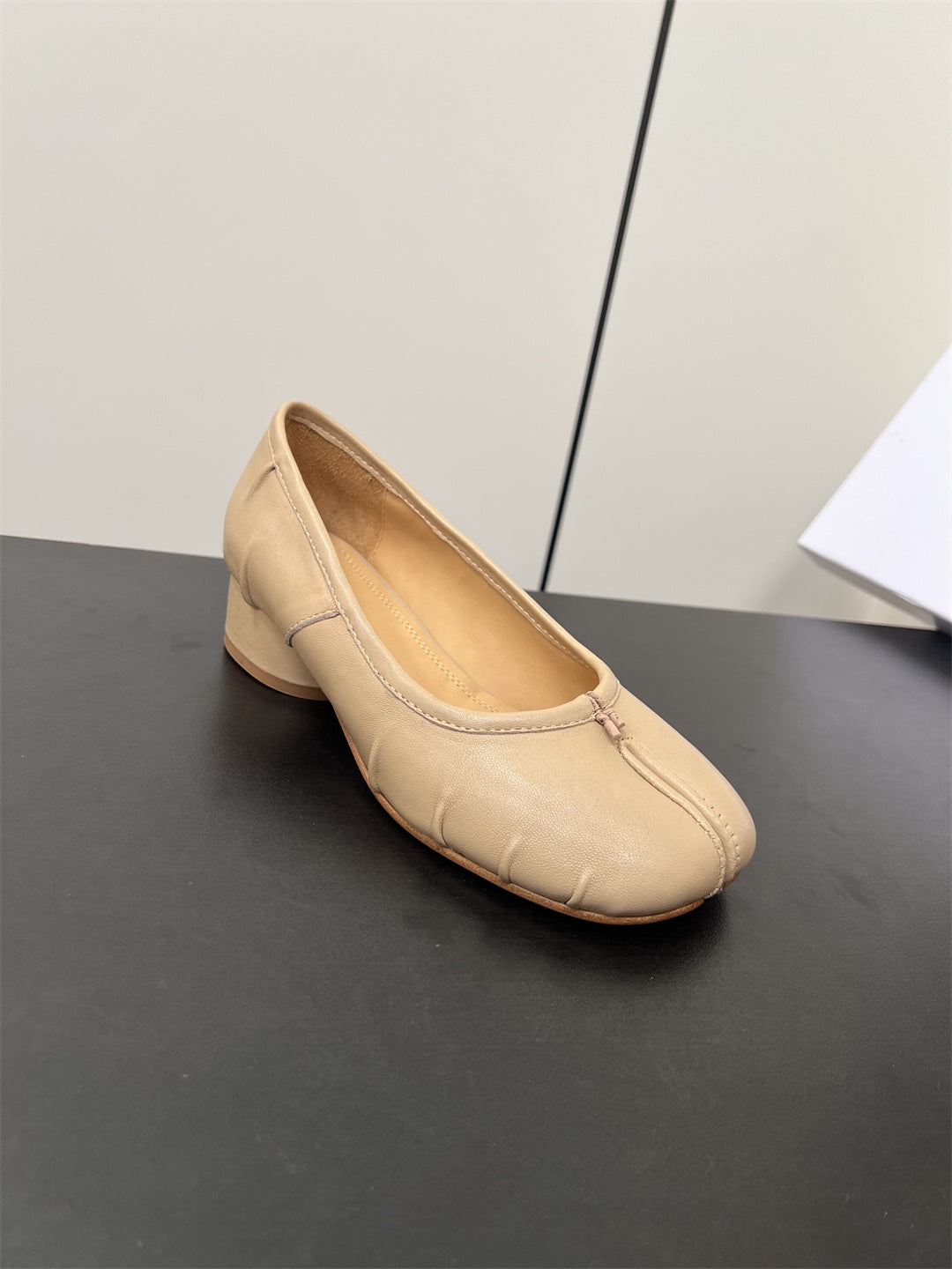 Maison Margiela Tabi Ballerina Heeled Pump Beige Sheepskin 542778