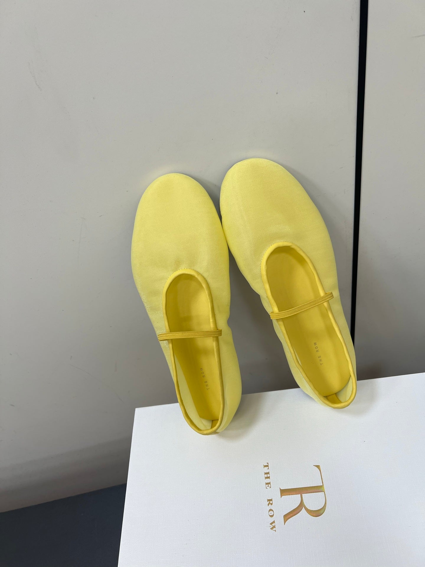 The Row Elastic Ballet Flats Light Yellow Lambskin 339987