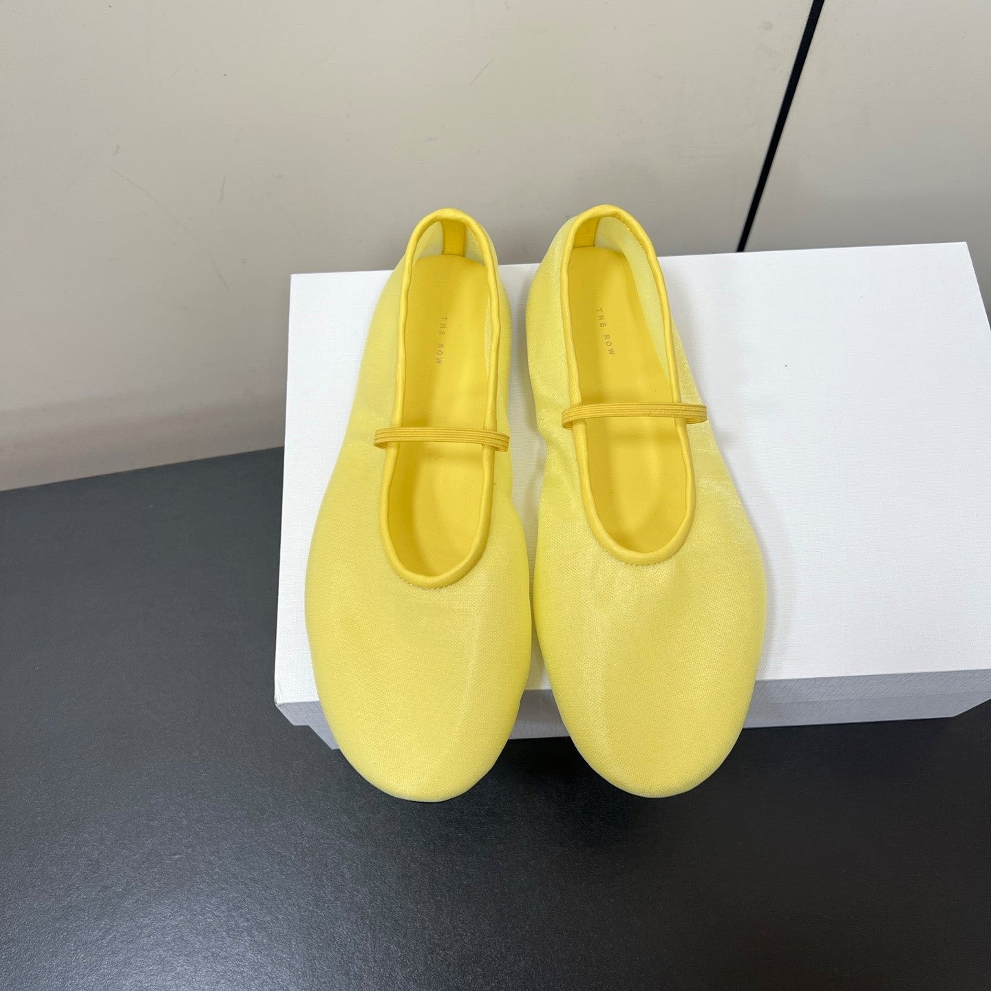 The Row Elastic Ballet Flats Light Yellow Lambskin 339987